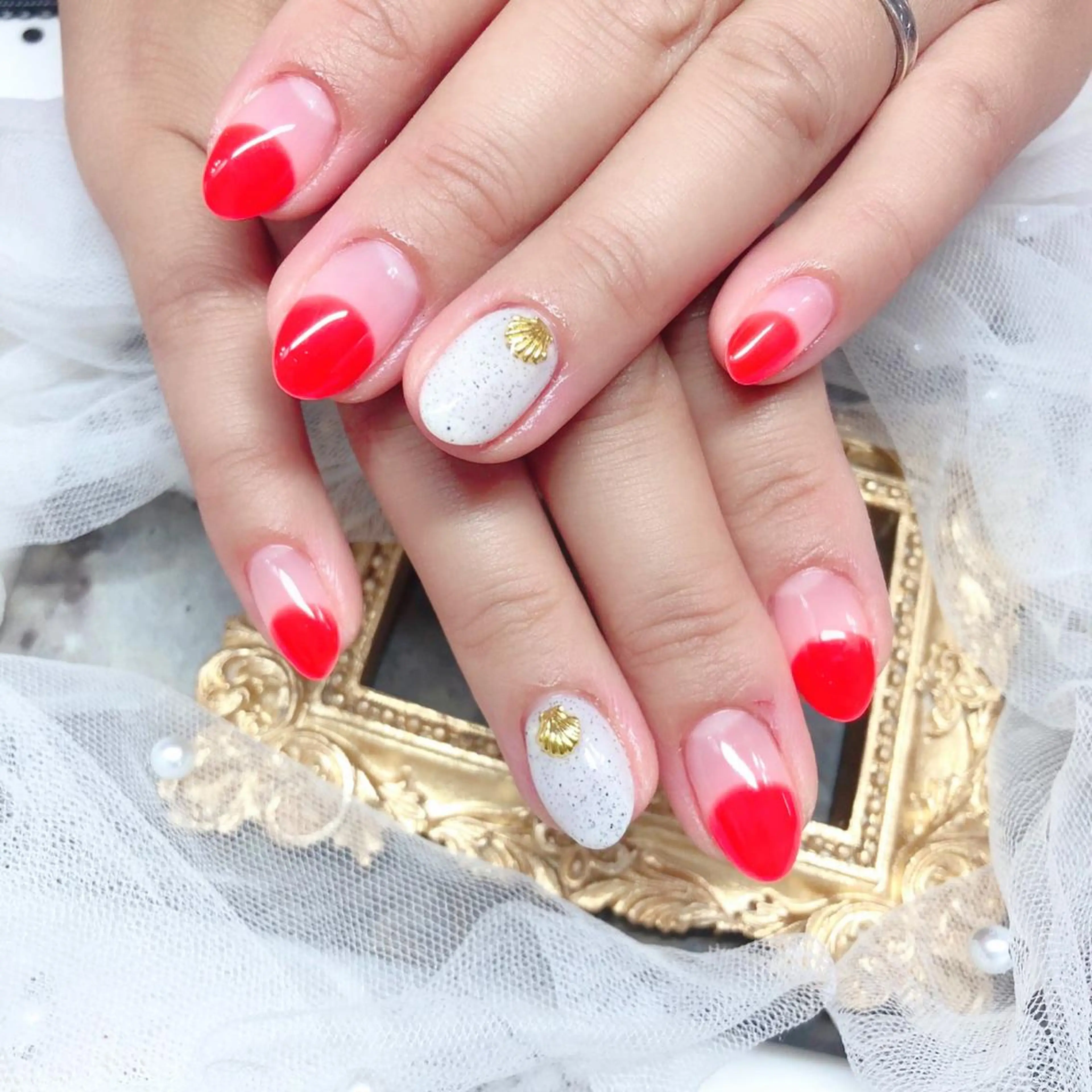 ネイル ハンドネイル マジック ミラーのネイルデザイン