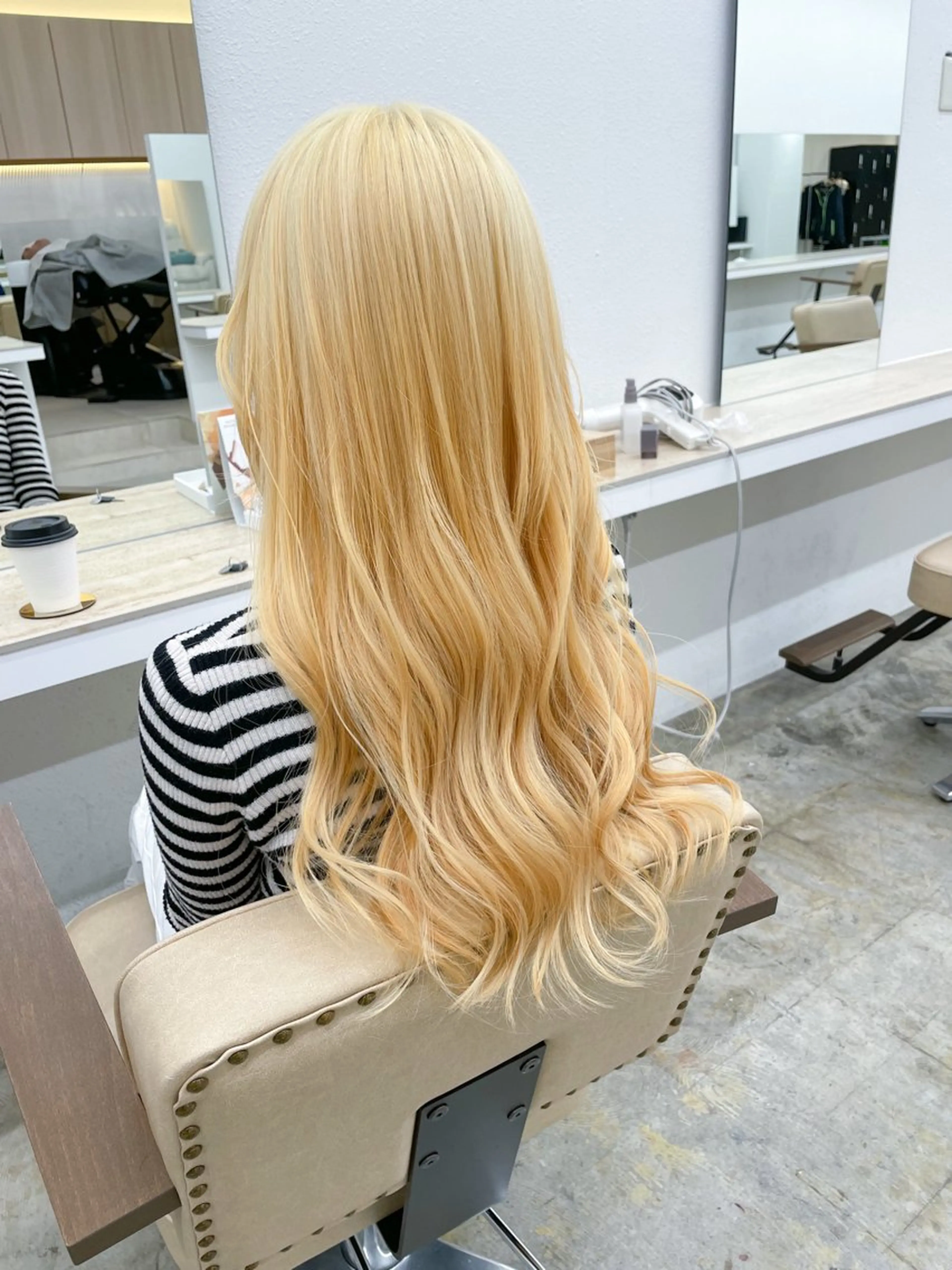 ロング カラー ブリーチ 抜きっぱなしブロンド ブロンド ケアブリーチ ホワイトブロンド ヘアカラー トリートメント ハイトーン/レイヤー /ケアブリーチ石川治のヘアスタイル