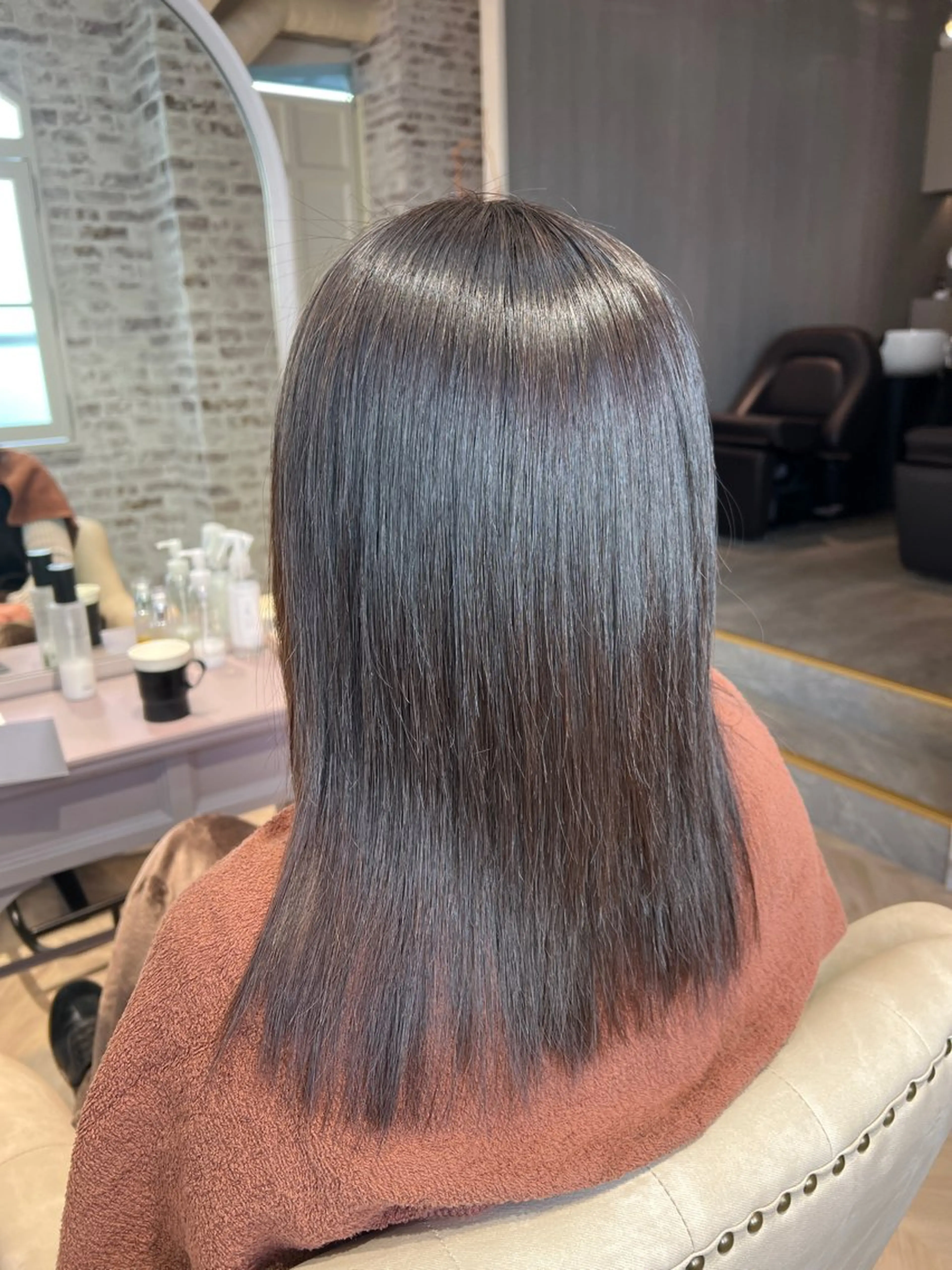 ミディアム 縮毛矯正 トリートメント 大人女性のお悩み改善 大塚綾のヘアスタイル