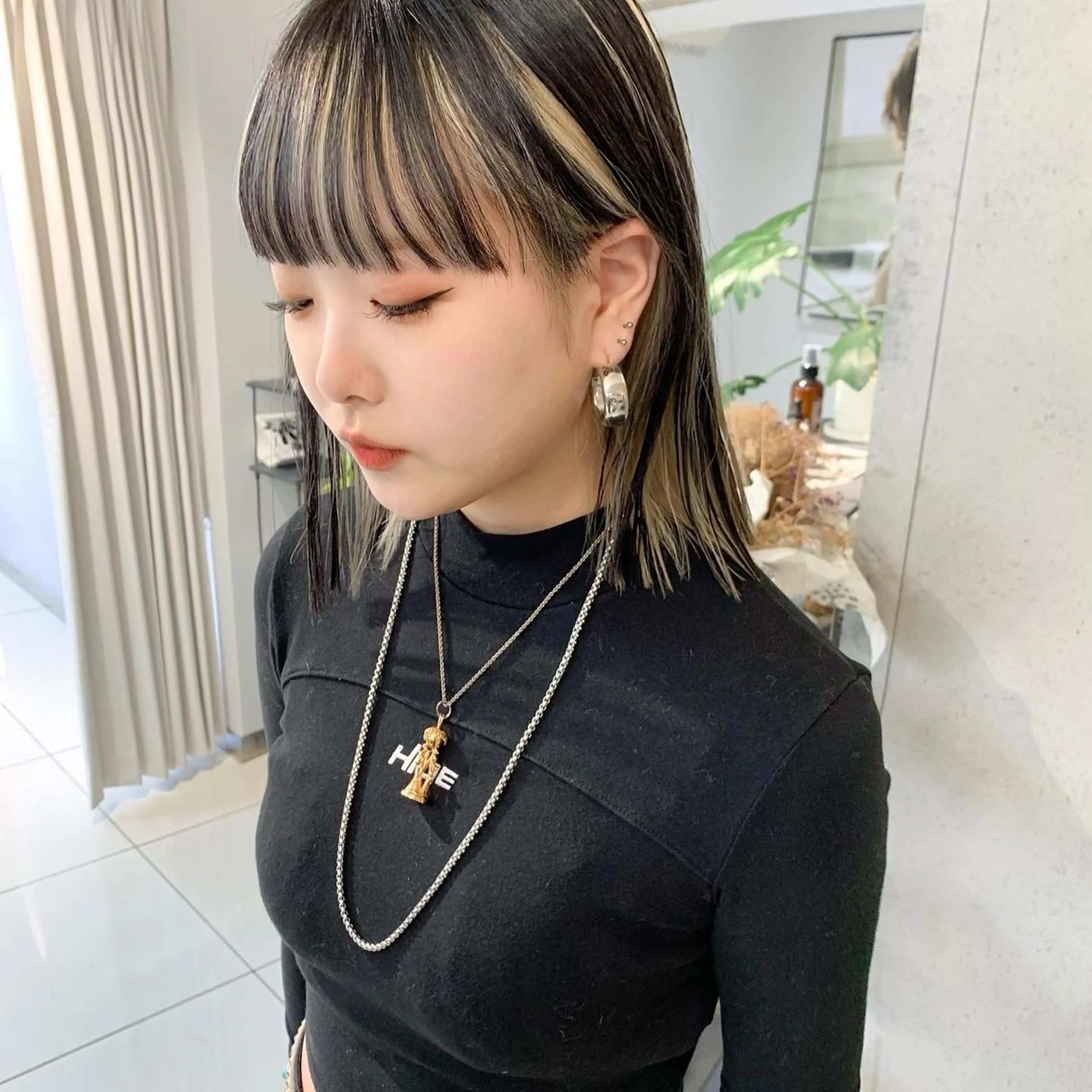 ミディアム カラー raika .のヘアスタイル