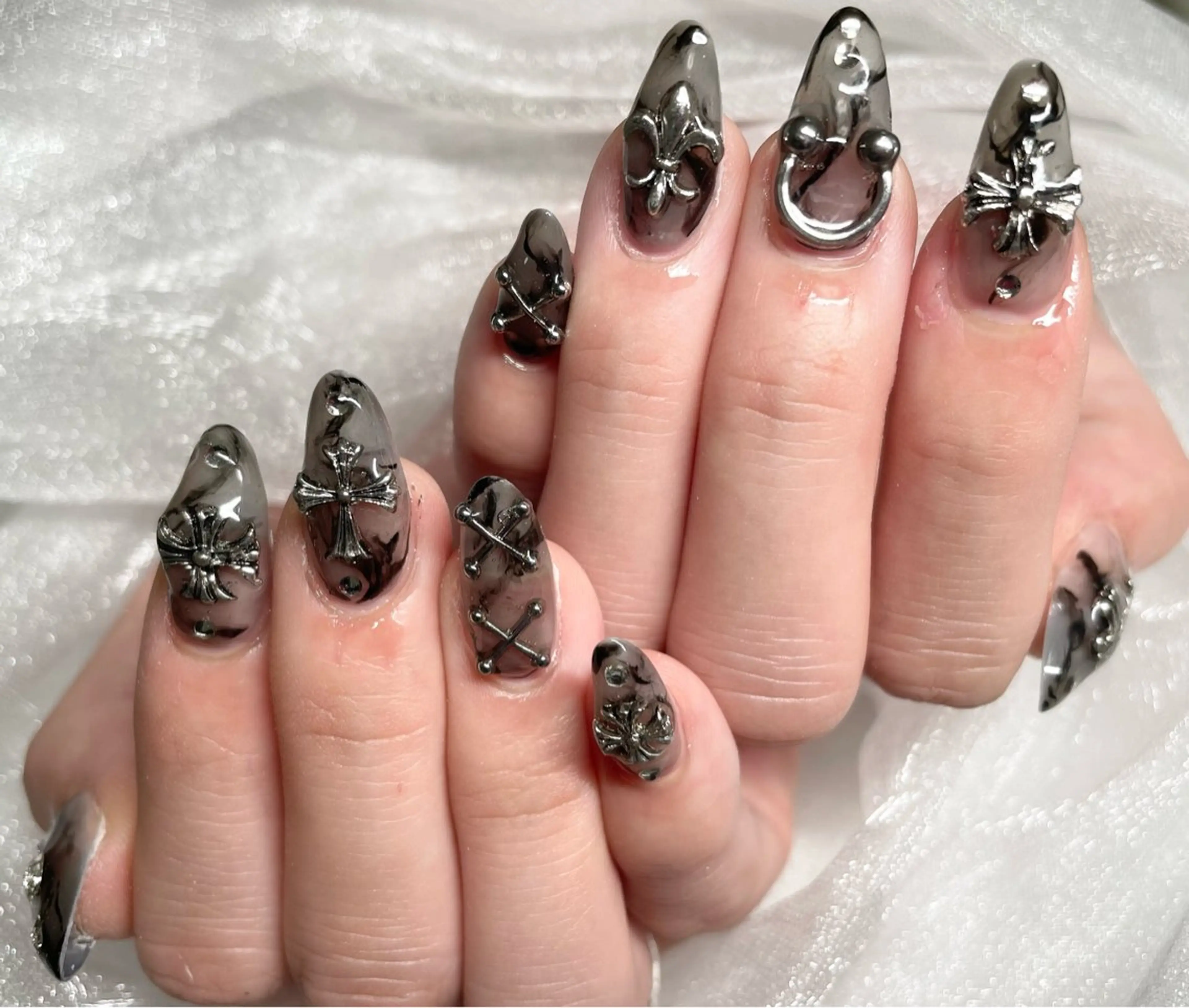 ネイル ハンドネイル Roi〈ロワ〉 Minakoのネイルデザイン