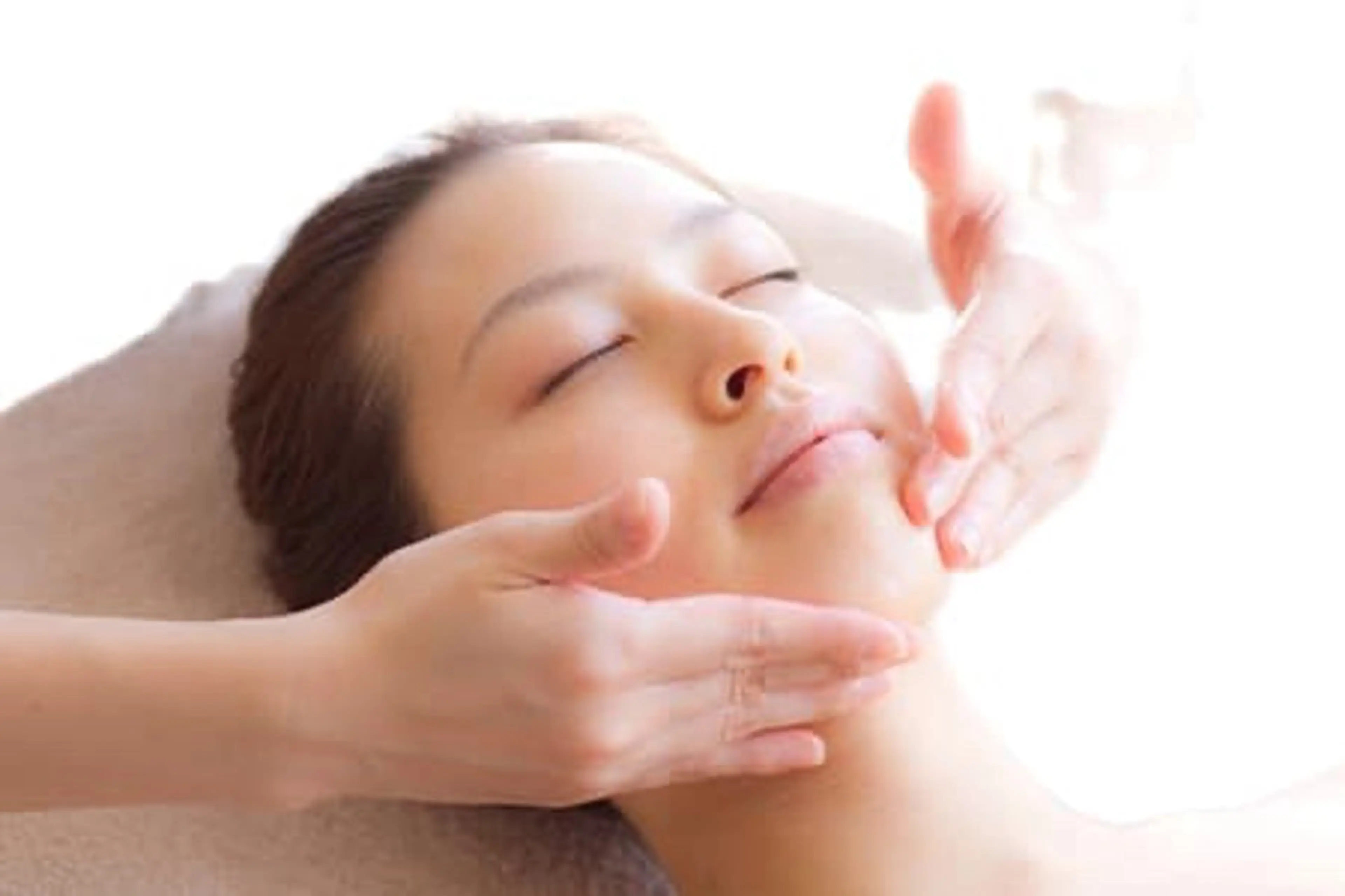 ハーブピーリング専門 毛穴洗浄❤️眉waxのエステ・リラクイメージ