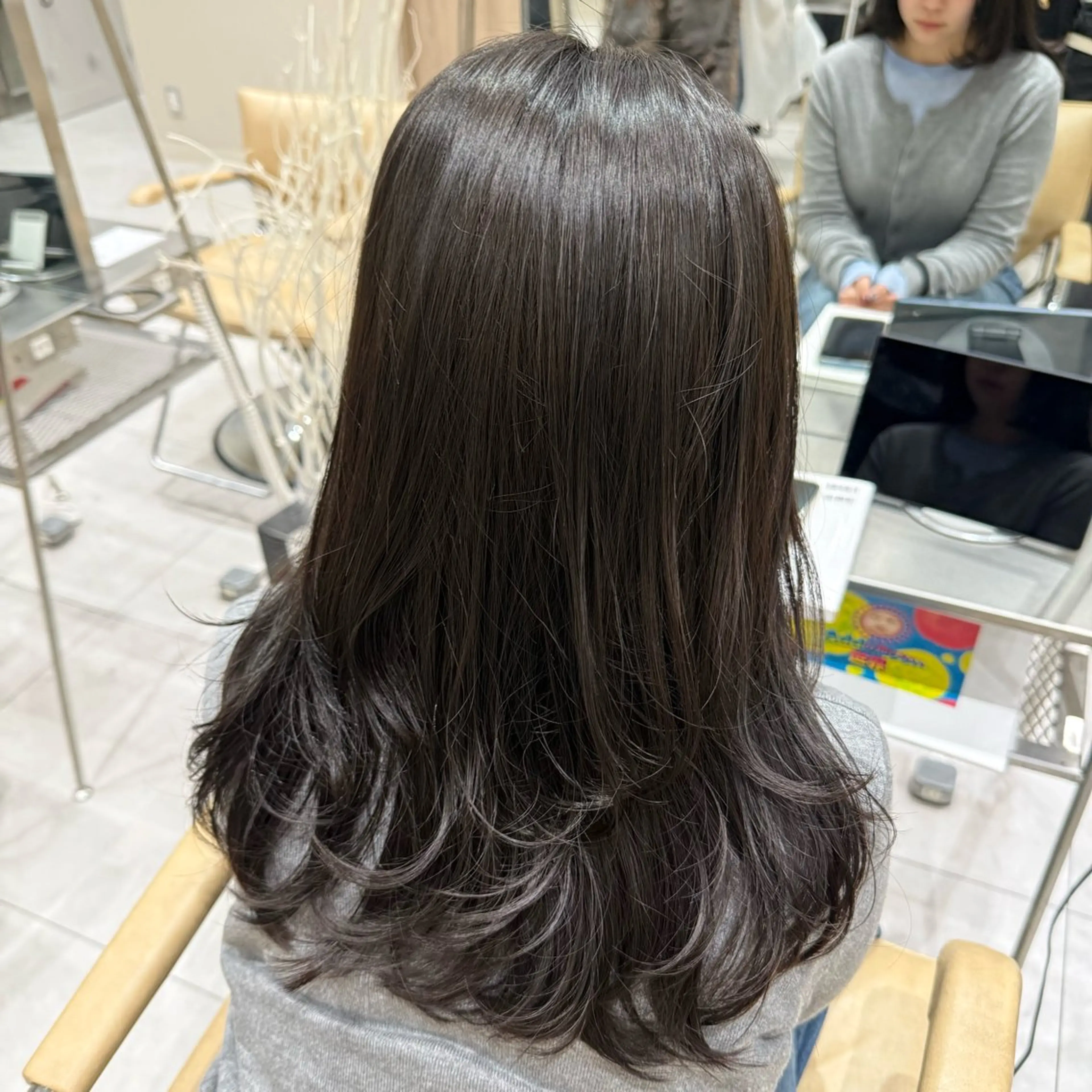 ロング カラー ヘアカラー トリートメント 韓国レイヤー｜ 透明感カラー｜ココナのヘアスタイル