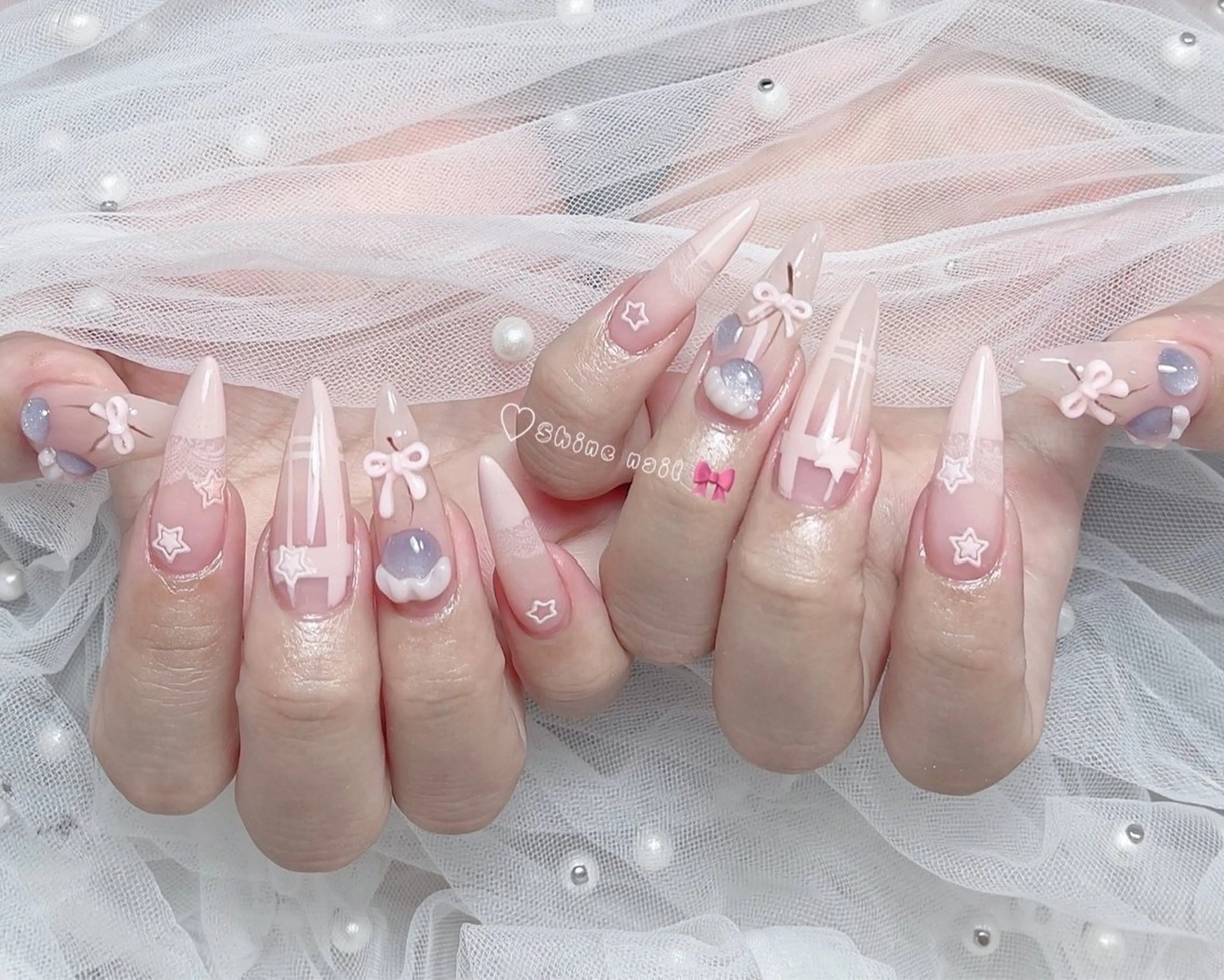 ネイル ハンドネイル サイナ🎀 長さだし&デザインのネイルデザイン