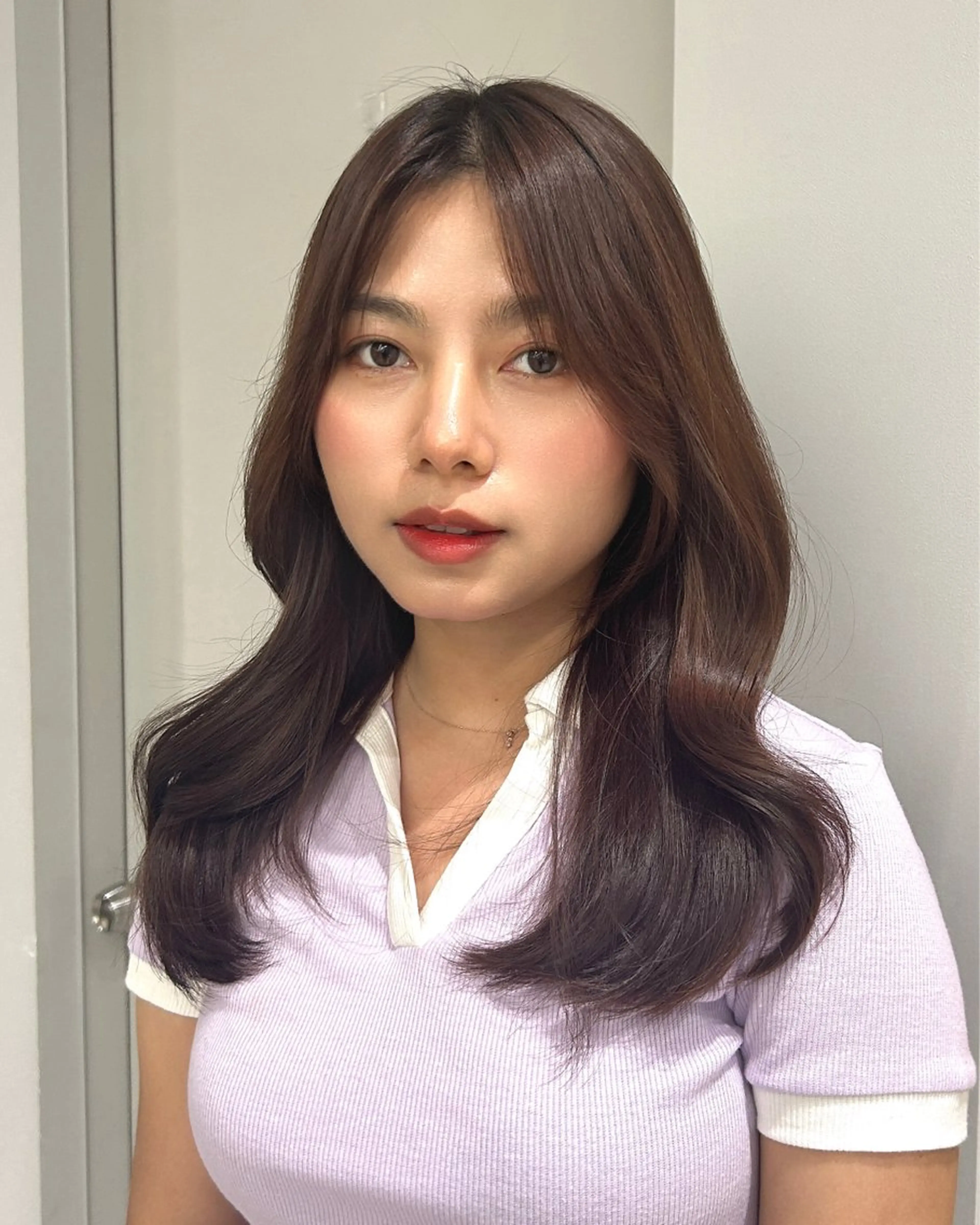 セミロング カラー ブリーチ ブラウンカラー チョコレートブラウン 透明感カラー ブリーチなしカラー 韓国ヘア×レイヤー カット/上田丈也のヘアスタイル