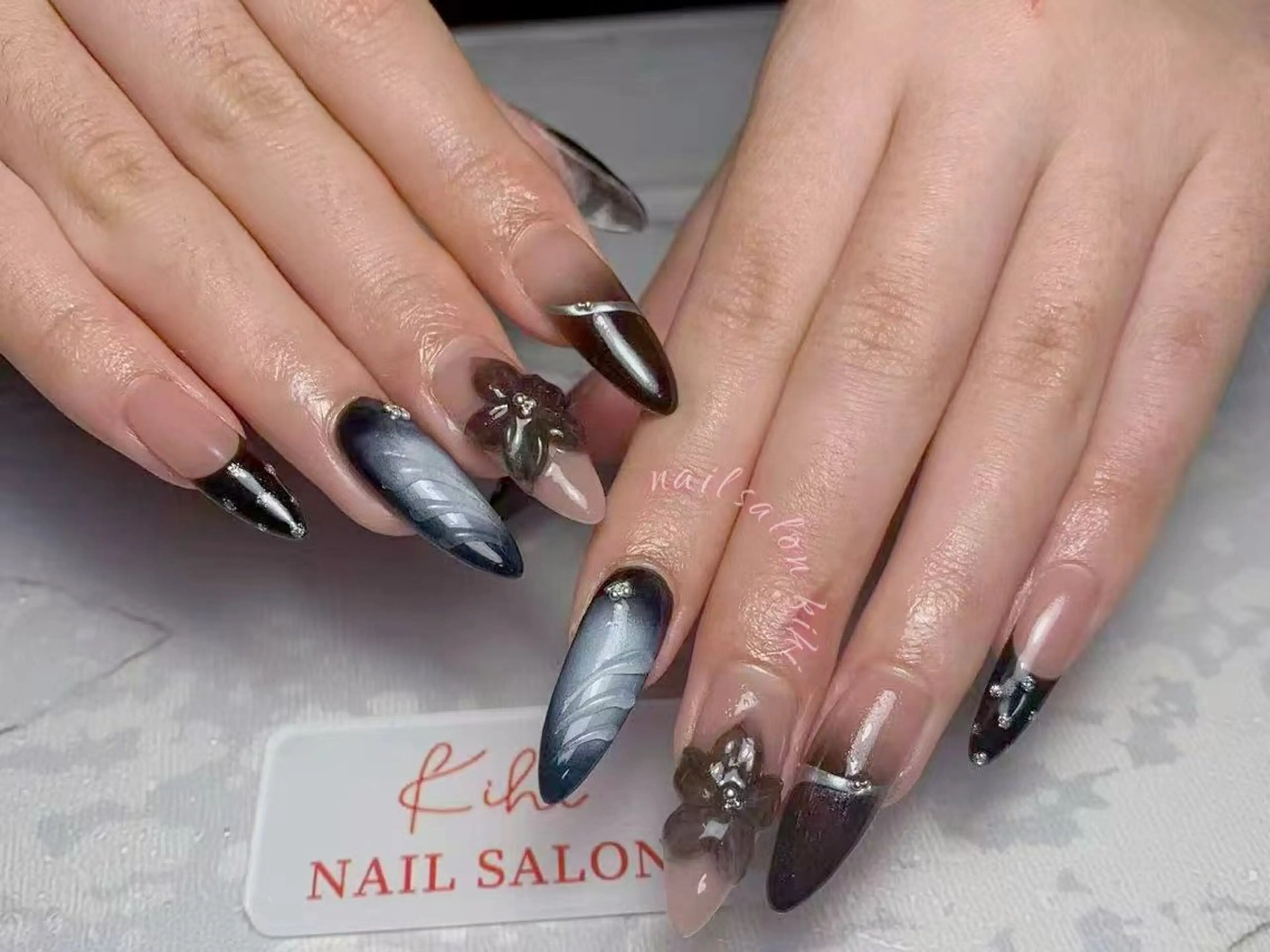 ネイル アートネイル フレンチネイル ジェルネイル グラデーション 韓国ネイル ハンドネイル 💕鈴木ユリ パラジェル/オフ無料のネイルデザイン