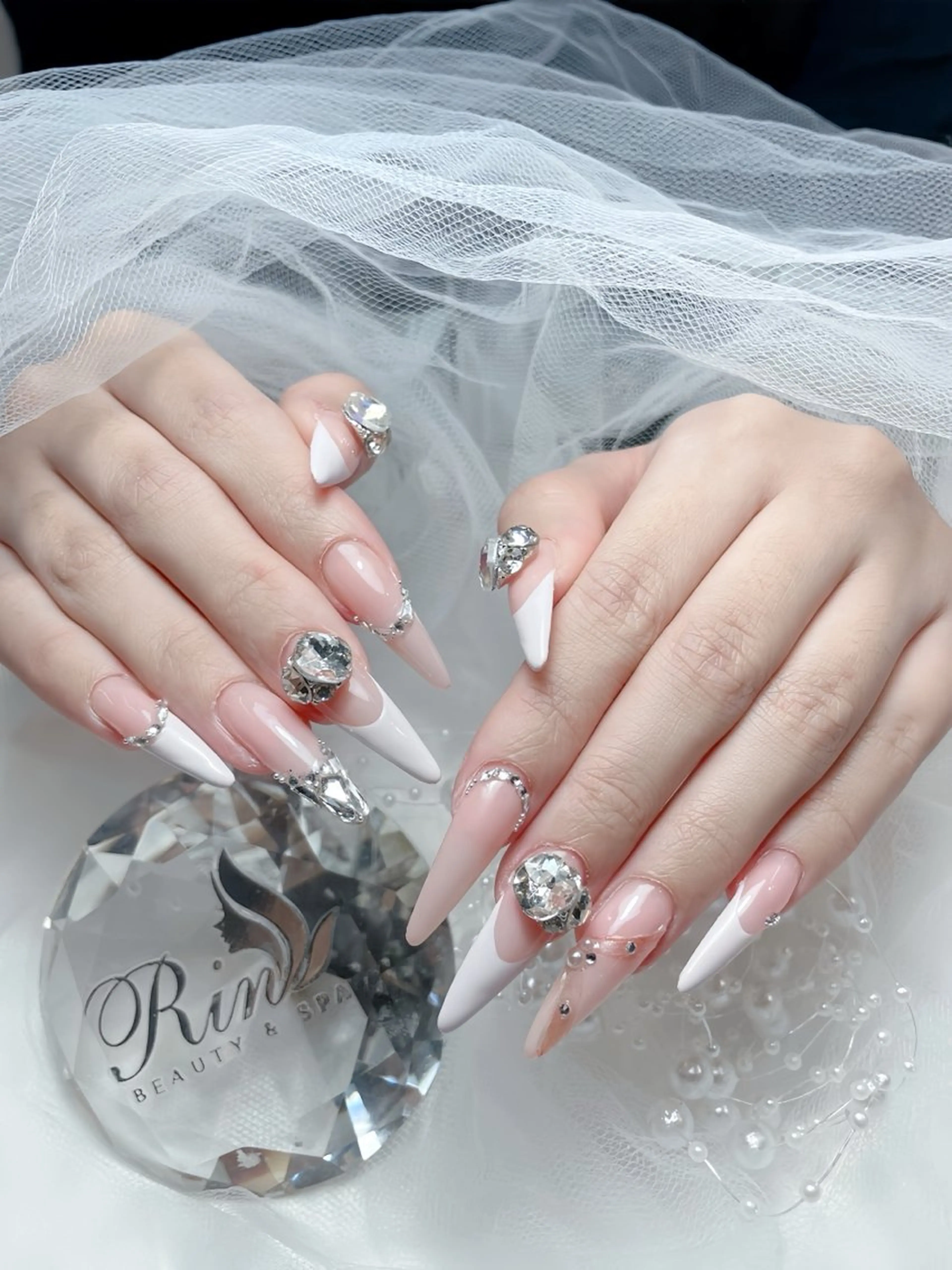 ネイル ボルドー フレンチネイル グラデーション キラキラネイル 韓国ネイル ハンドネイル Rin Nail Shinokuboのネイルデザイン