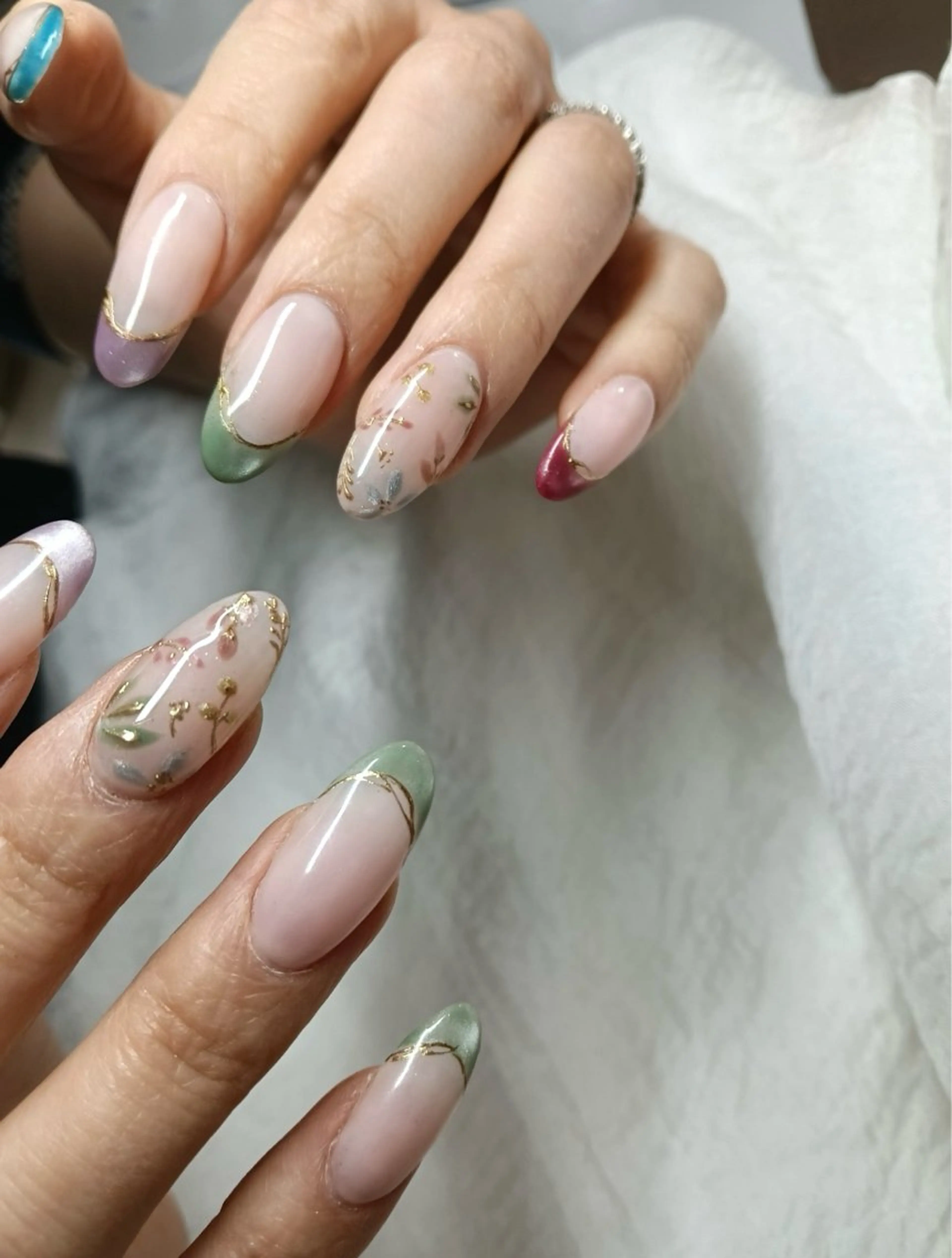 セミロング ハンドネイル 秋山 ゆかりのネイルデザイン