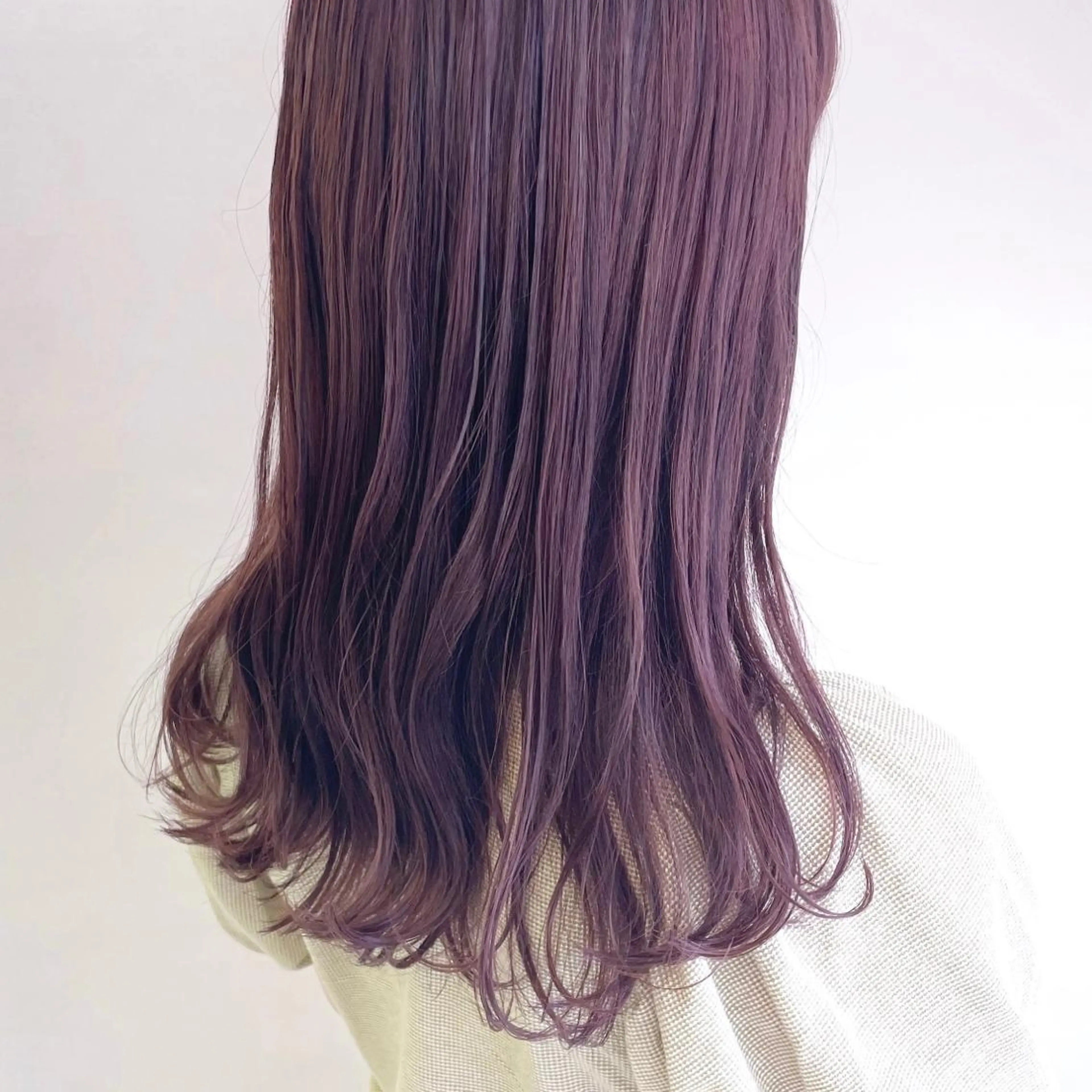 ミディアム カラー ピンクカラー ピンクパープル パープルカラー カット ヘアカラー 齋藤 咲のヘアスタイル