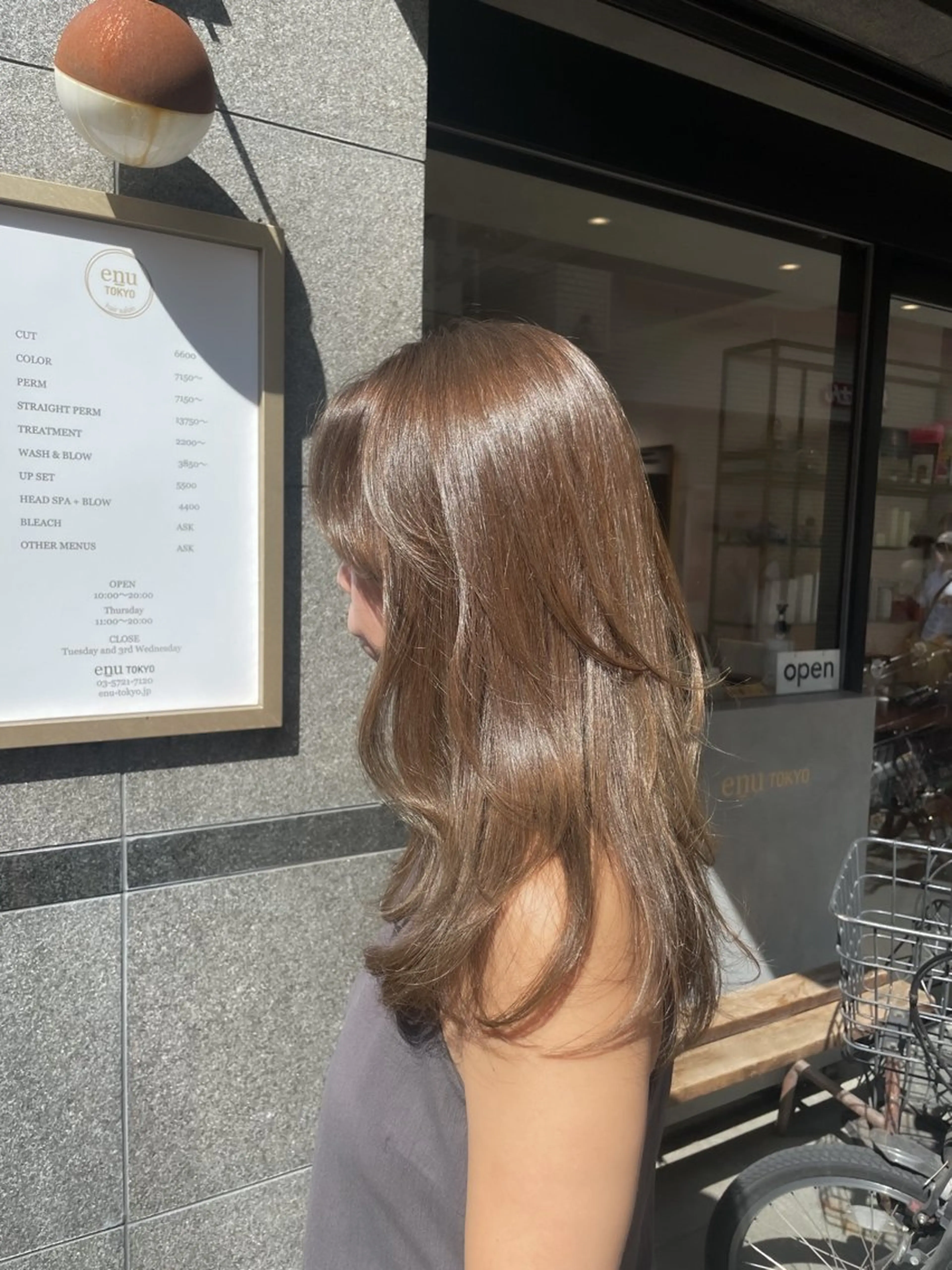 セミロング カラー ベージュカラー ハイライトカラー 顔まわりレイヤー ハイライト レイヤーカット ナガミネアリサ/ 学芸大学/海外ヘアのヘアスタイル