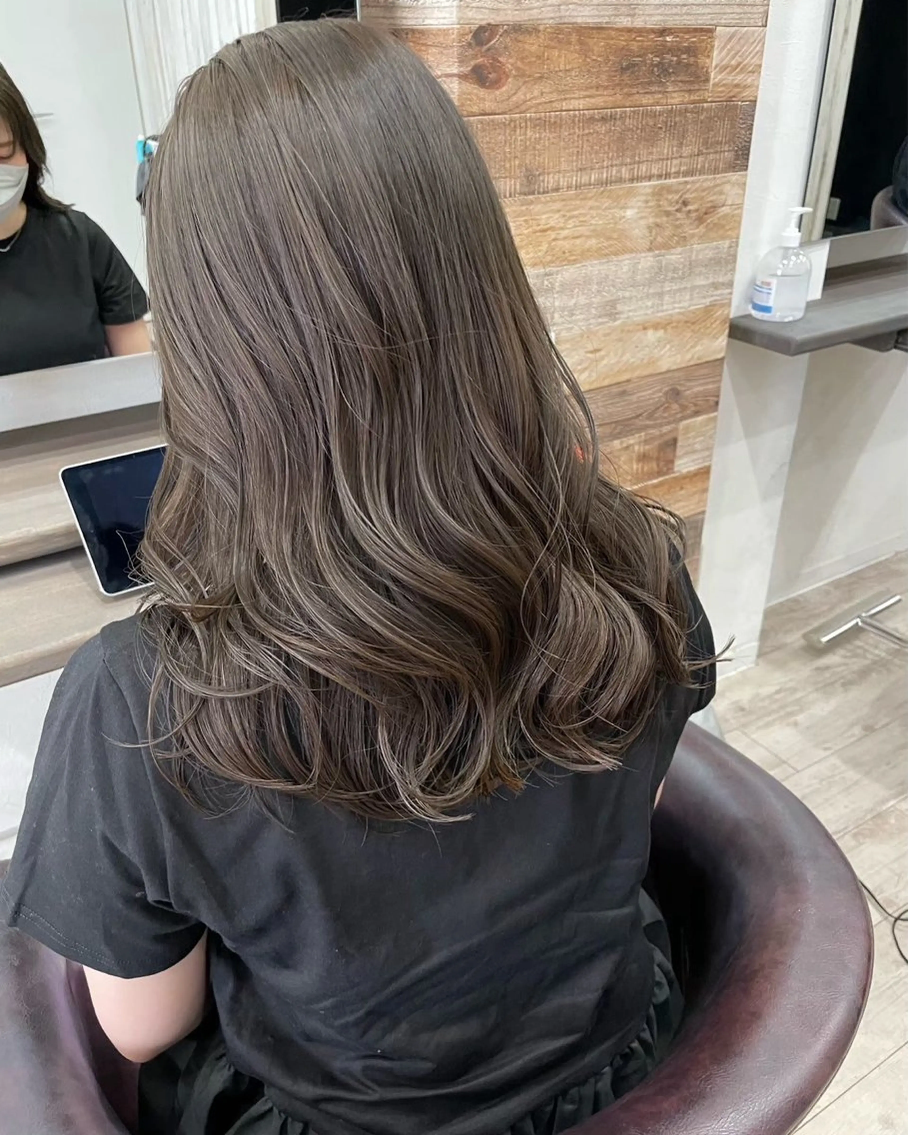 セミロング カラー 🌬️attrait 髪質改善/個室サロンのヘアスタイル