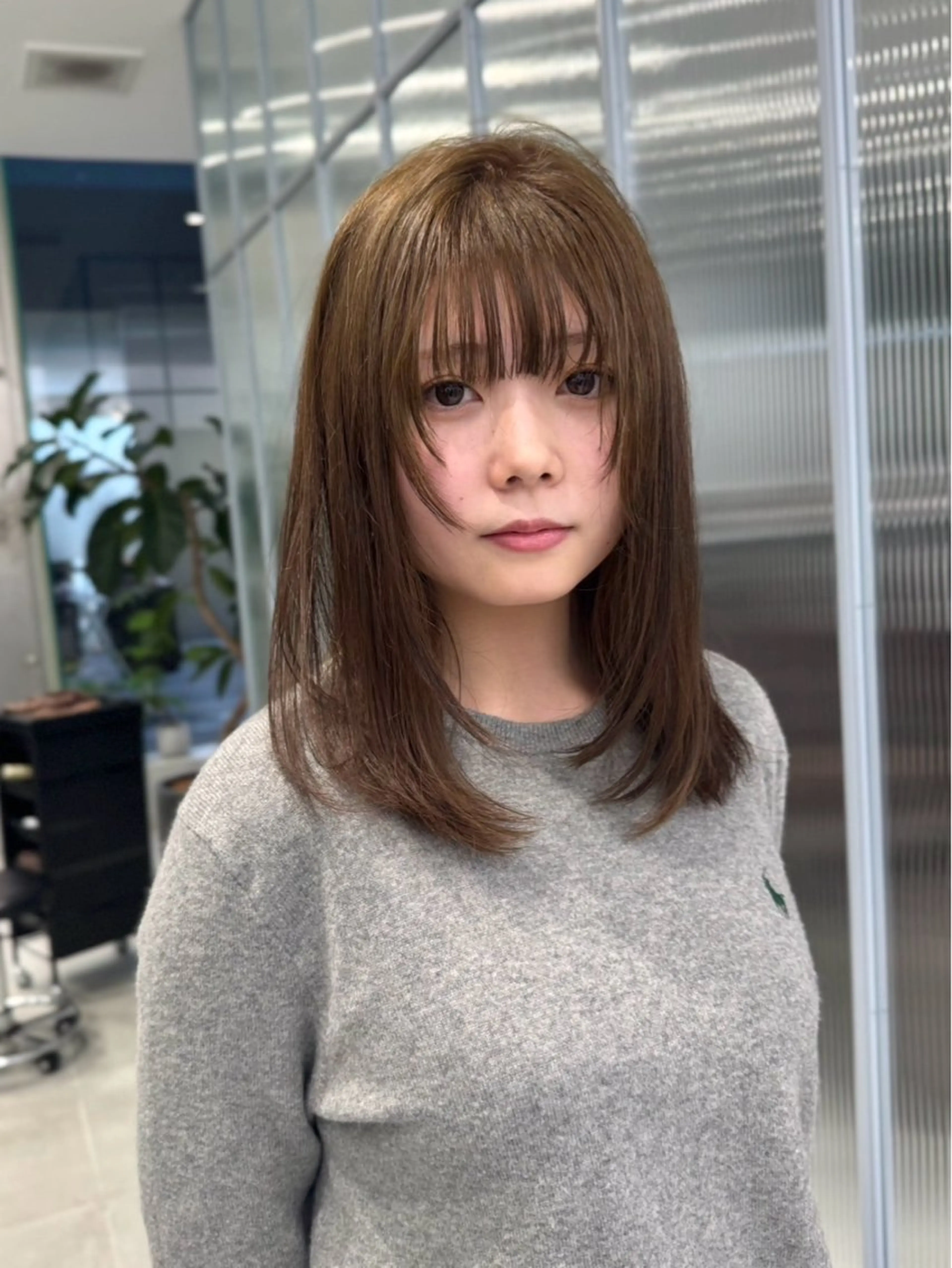 ミディアム ひかり／ベージュ ／似合わせカットのヘアスタイル