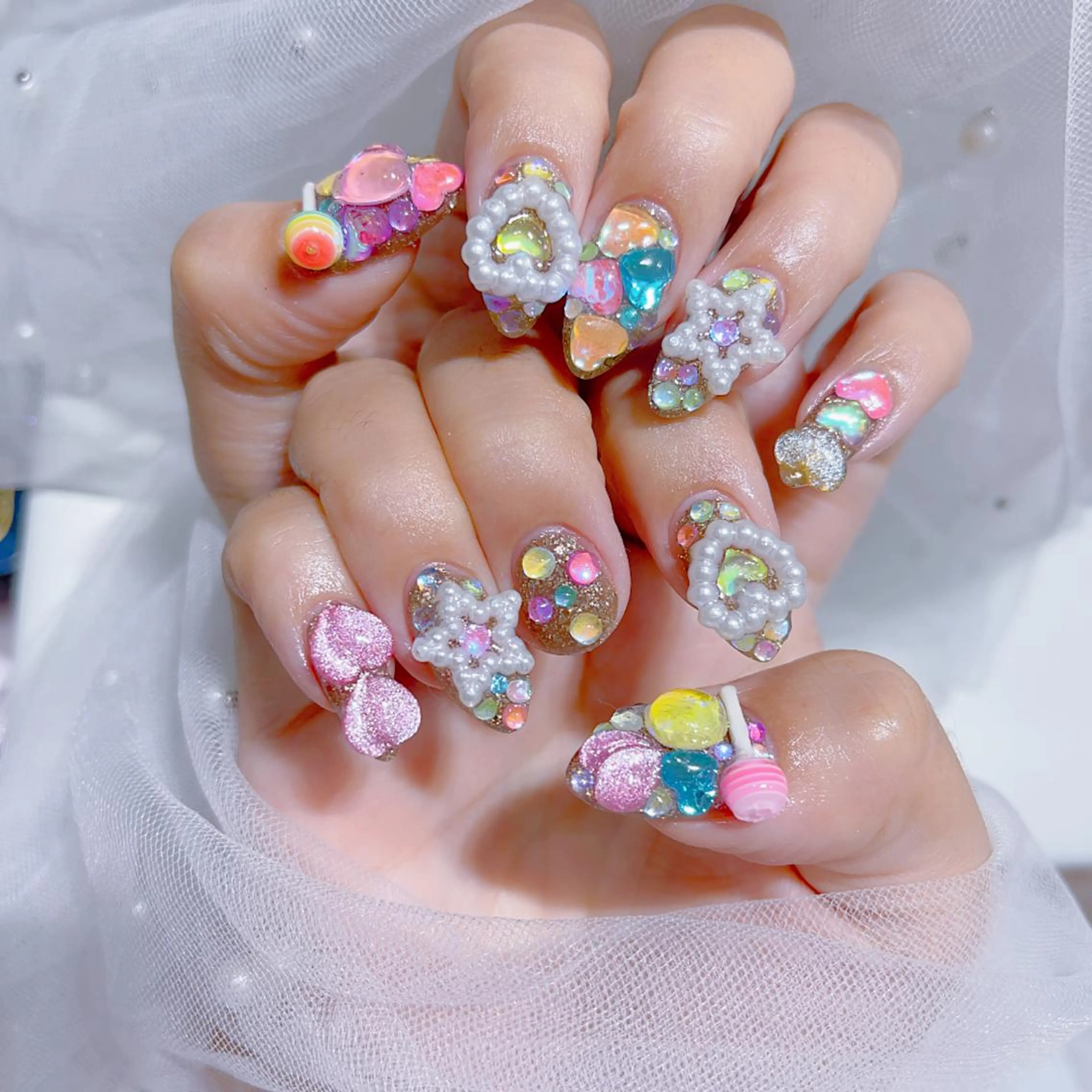 ネイル ハンドネイル Queens ciciのネイルデザイン