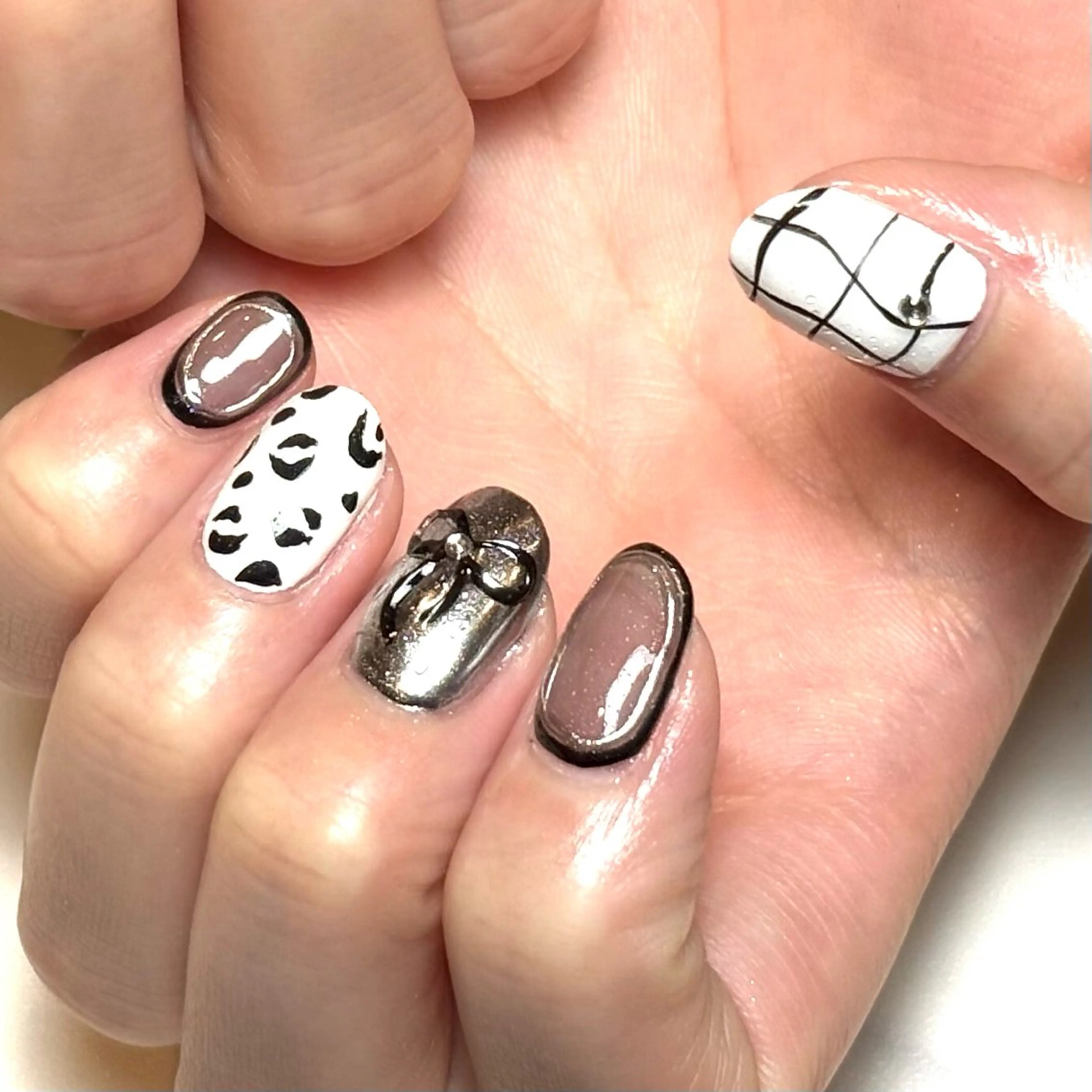 ネイル H2 nail schoolのネイルデザイン