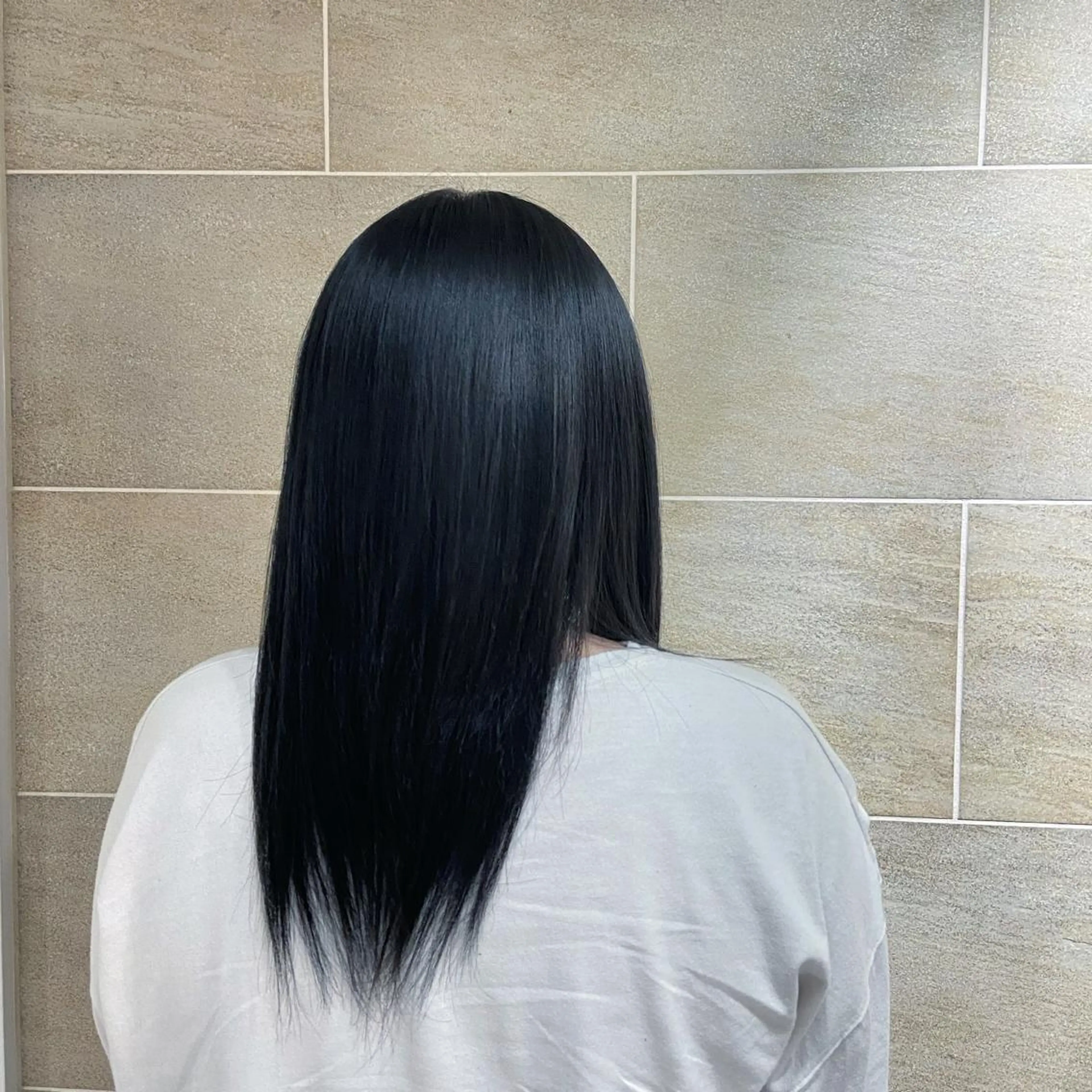 ロング カラー 黒髪 ブルーカラー ブルーブラック 武井 哉子のヘアスタイル