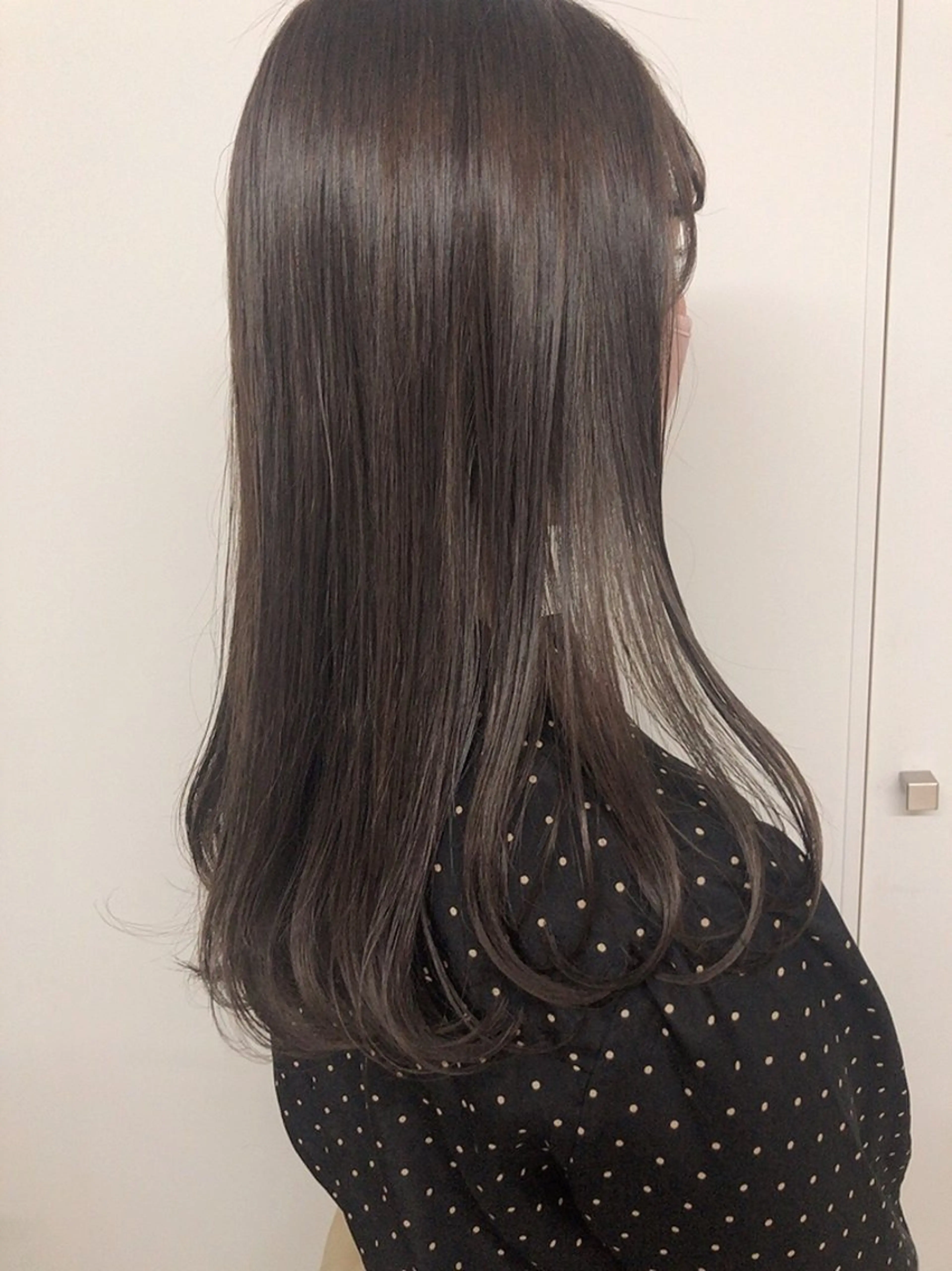 ロング カラー 黒髪 ブルーカラー ブルーブラック ケアカラー グレージュ カット ヘアカラー トリートメント ヘッドスパ ヘアセット Hair Salon BOTTOMS所属・✨透明感ケアカラー✨ 長野ゆきなのヘアスタイル