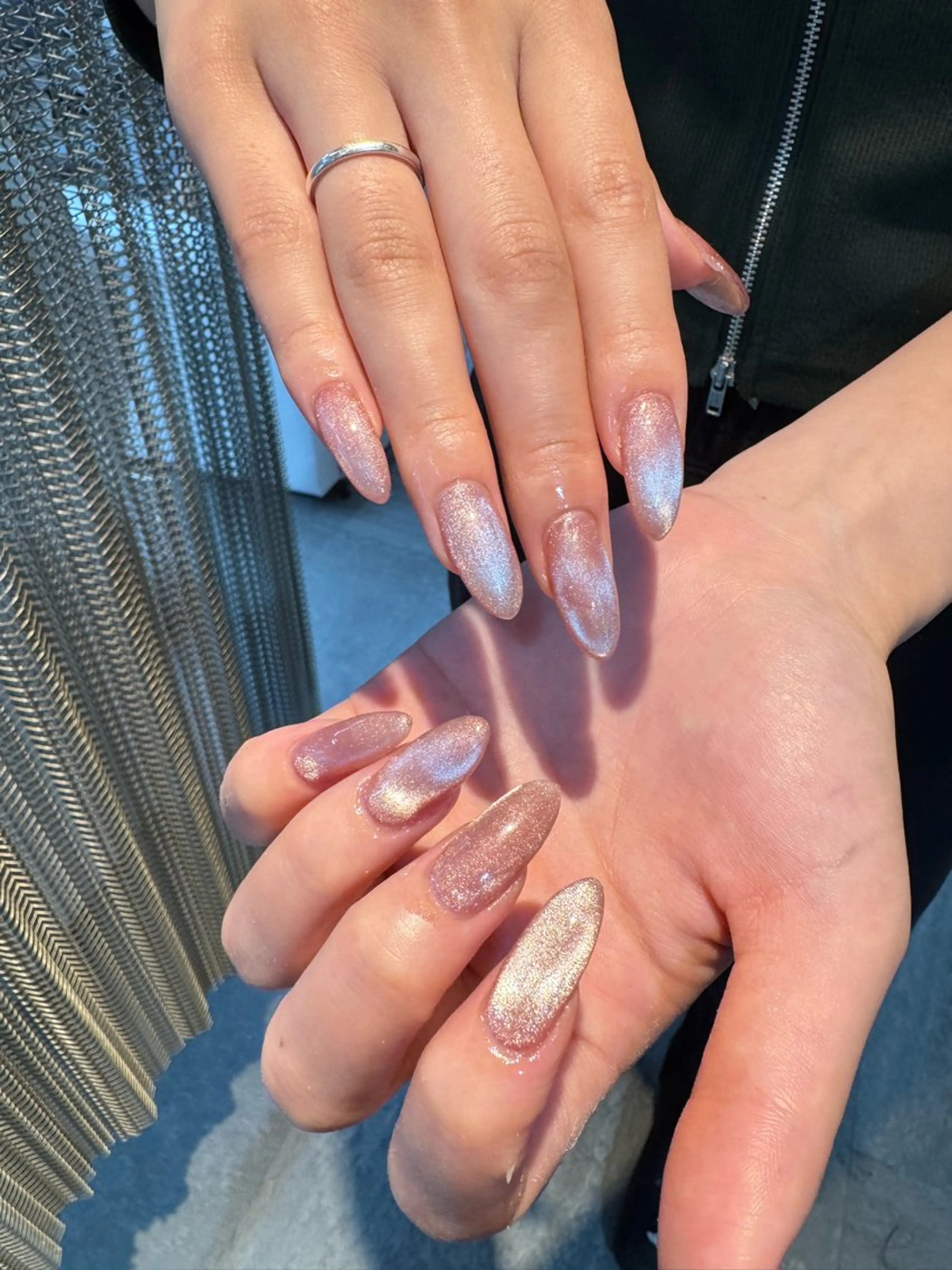 ネイル ハンドネイル GLOW MIUのネイルデザイン