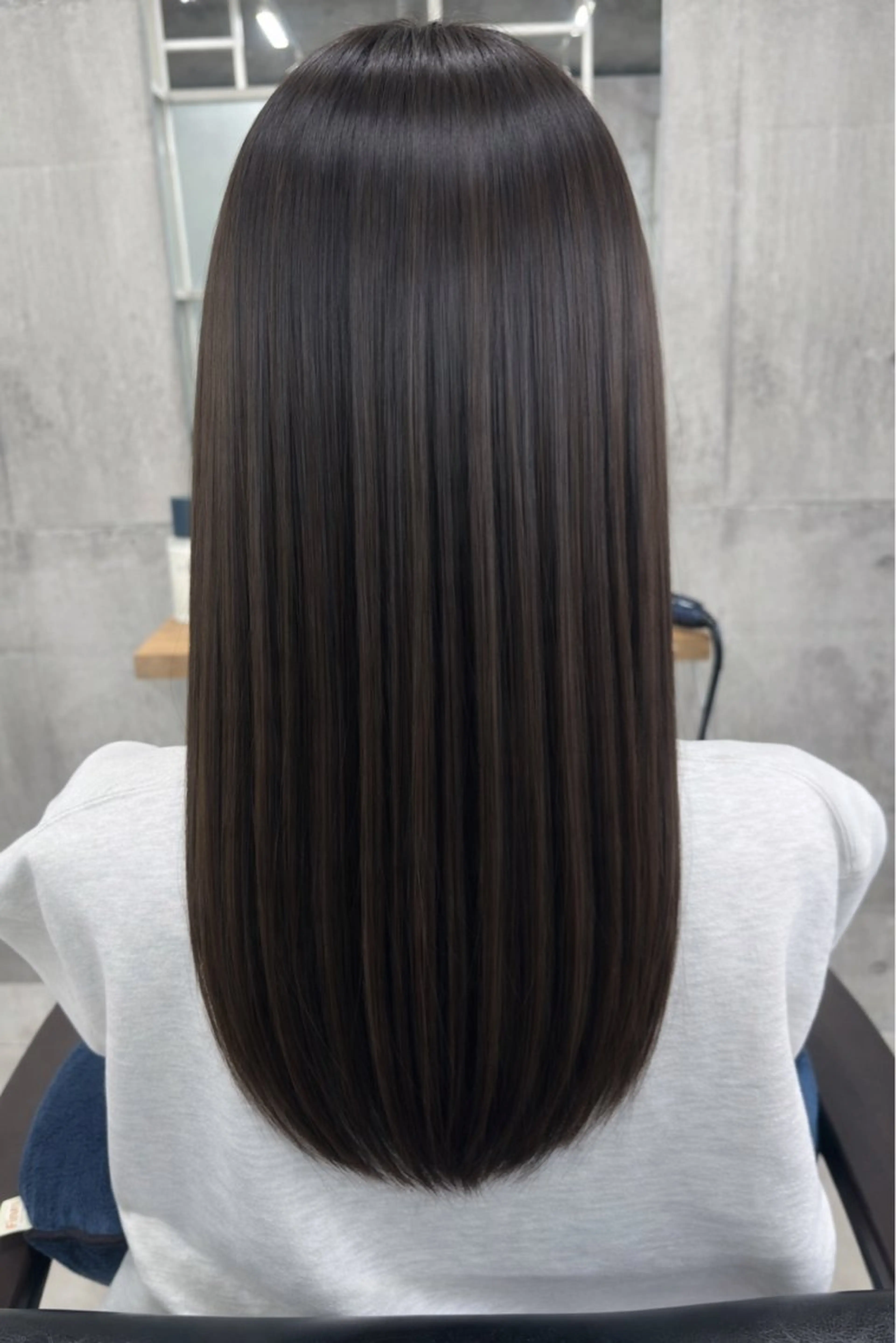 ミディアム カット ヘアカラー トリートメント newi WASHIOのヘアスタイル