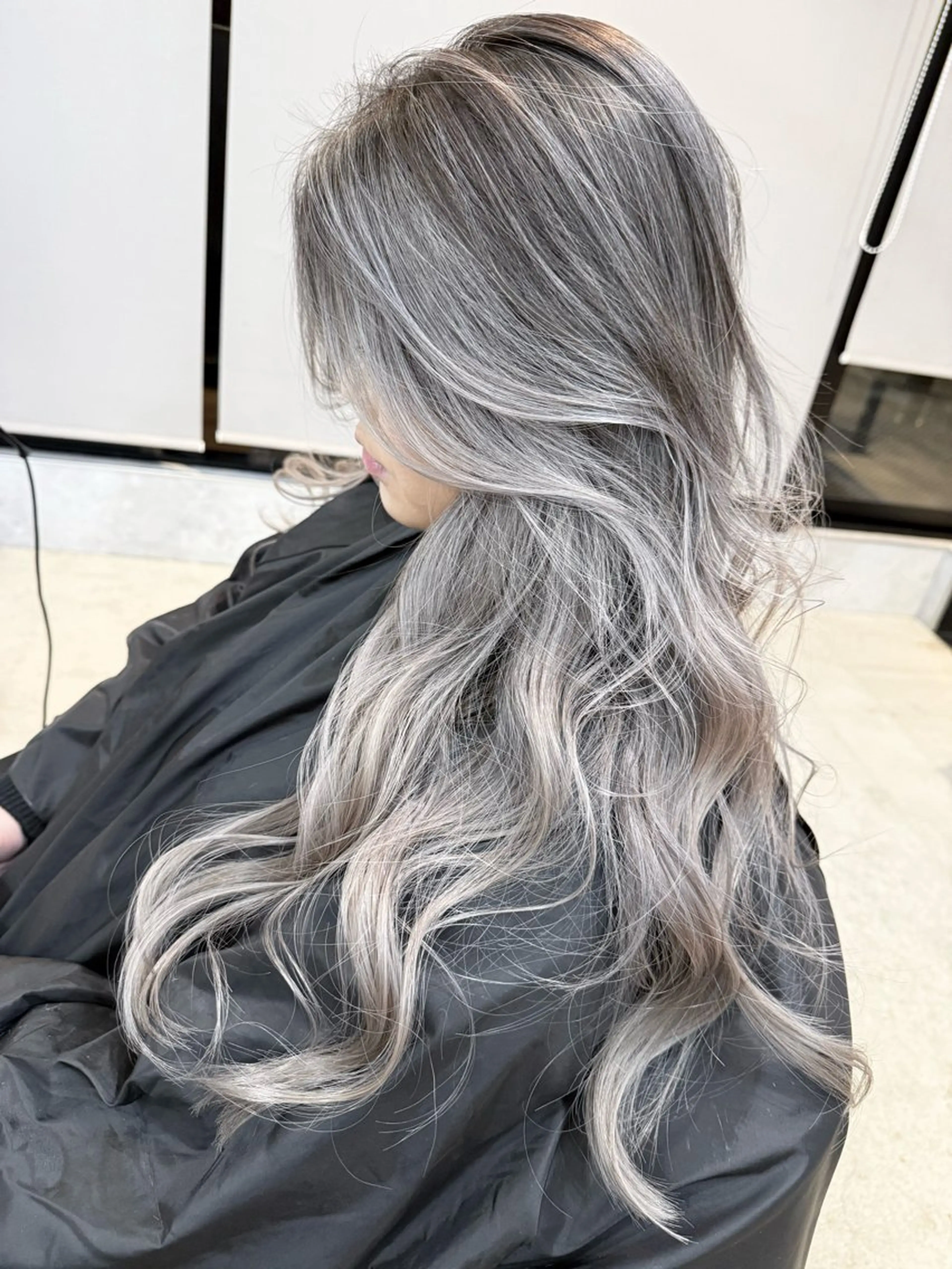 ロング カラー ヘアカラー トリートメント 井上 一平のヘアスタイル