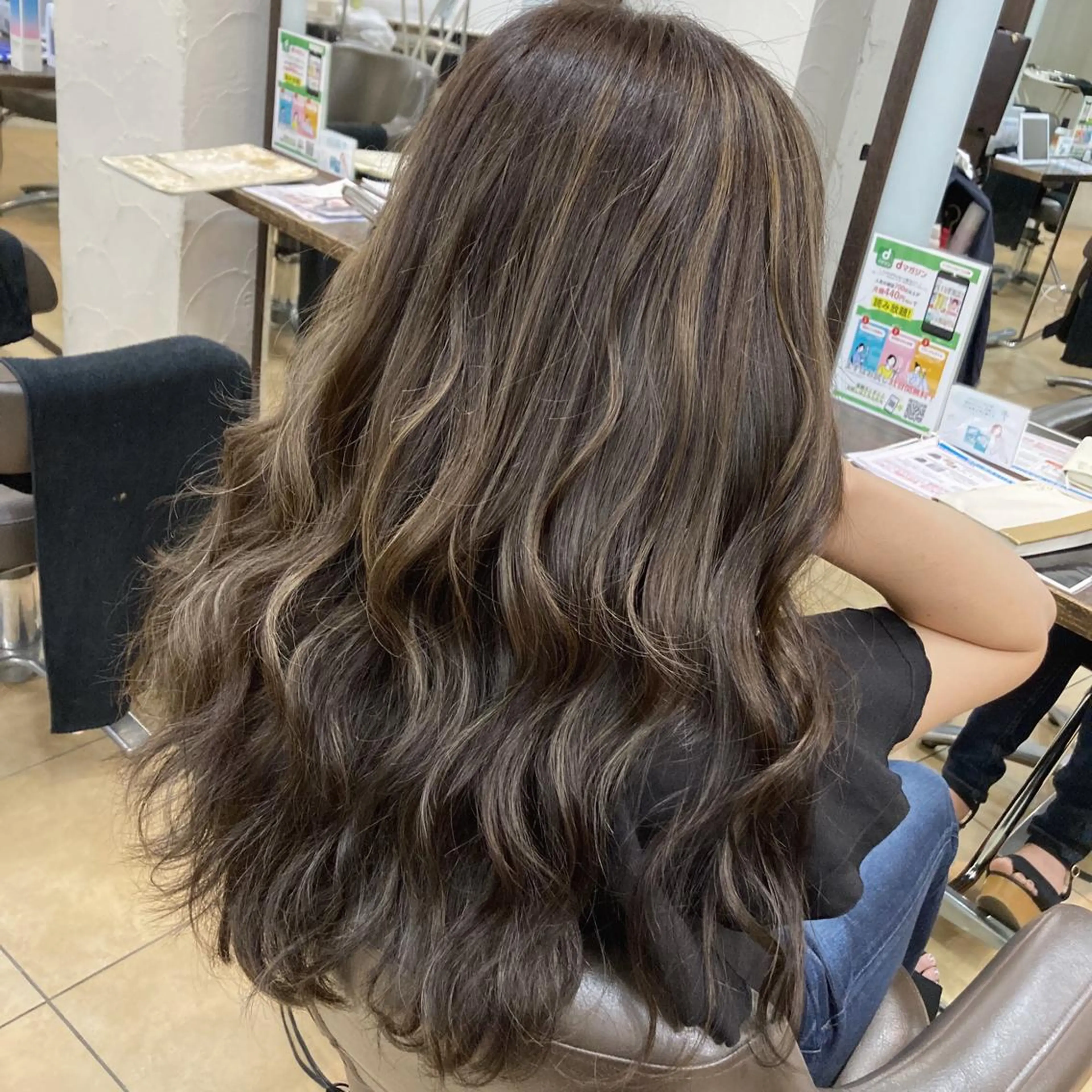 ロング ハイライト lien ヒジリのヘアスタイル