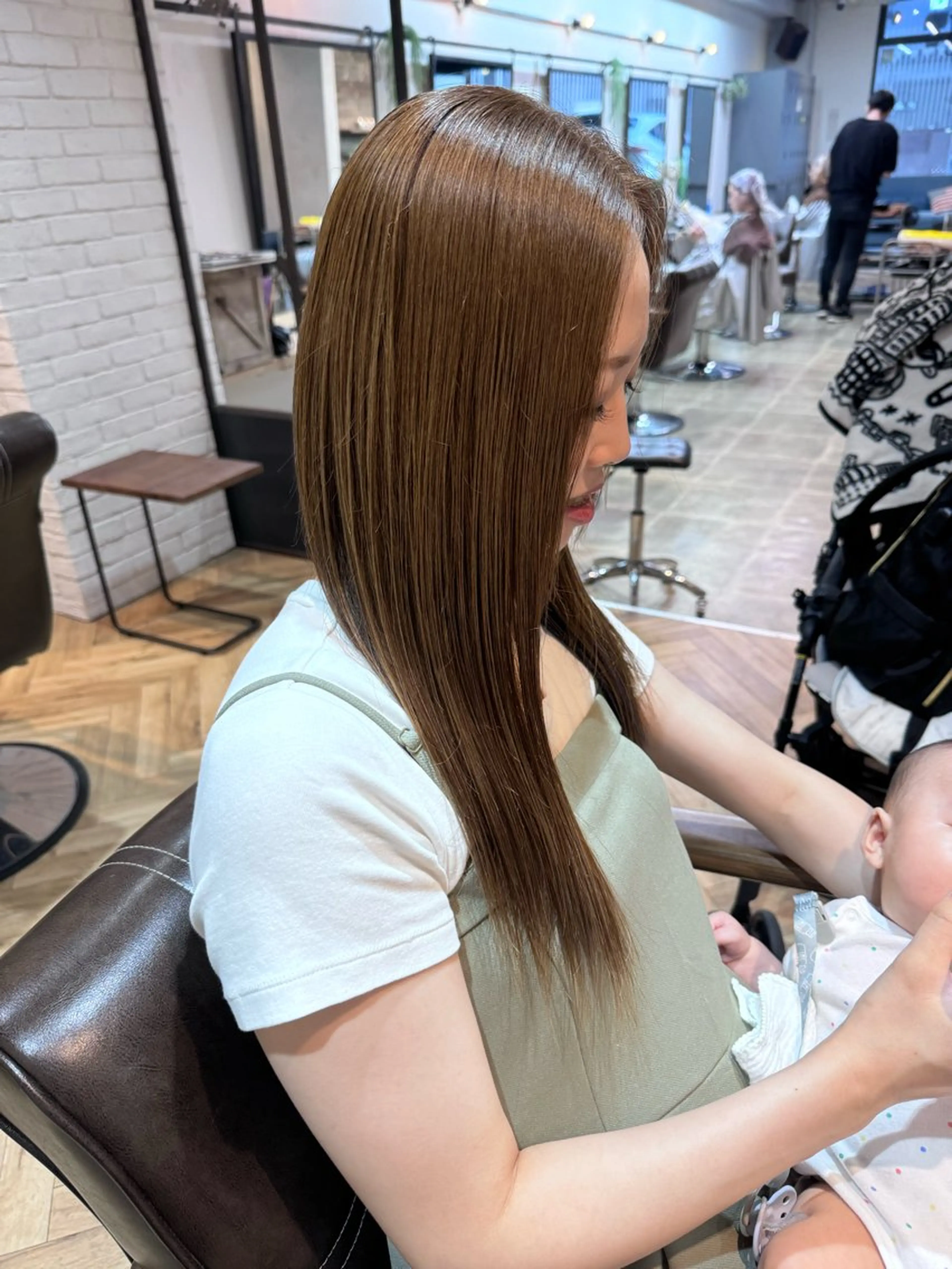 ロング カラー ブラウンカラー カット ヘアカラー トリートメント 多河 遥のヘアスタイル