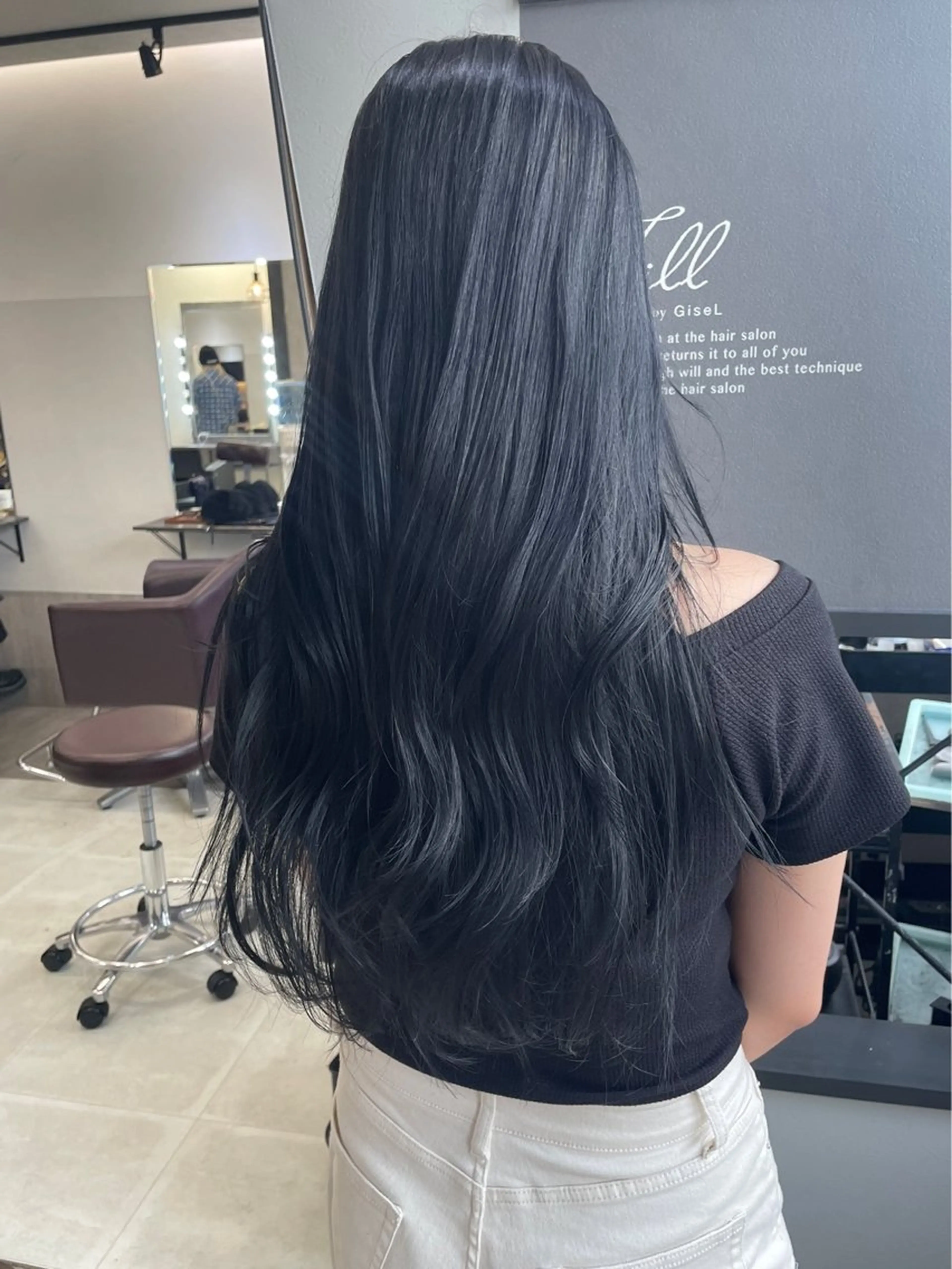 カラー AIRI layer cut hairのヘアスタイル