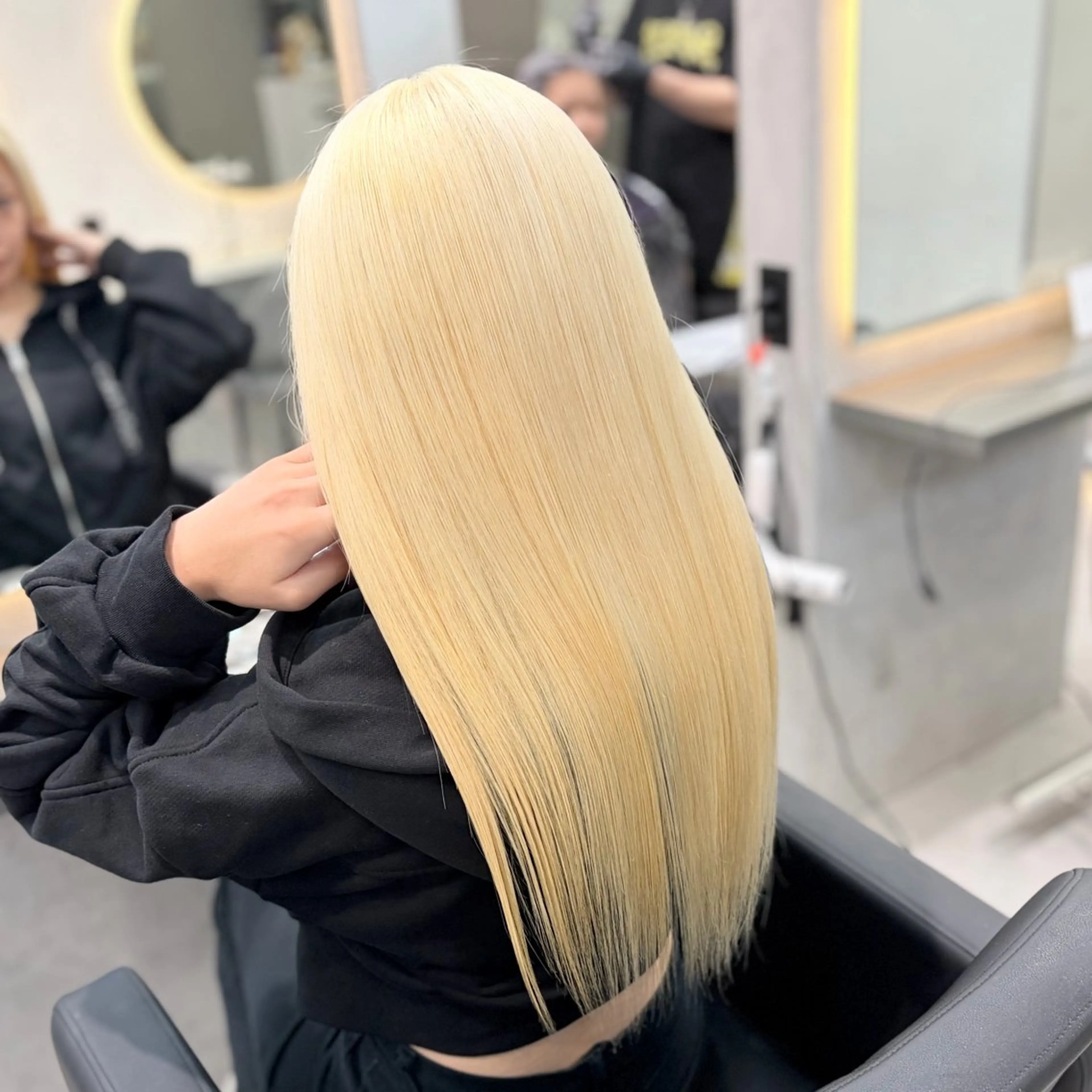 カラー ブリーチ 抜きっぱなしブロンド ブロンド ハイトーンカラー ヘアカラー MOMOKA /　Lapis今泉店のヘアスタイル