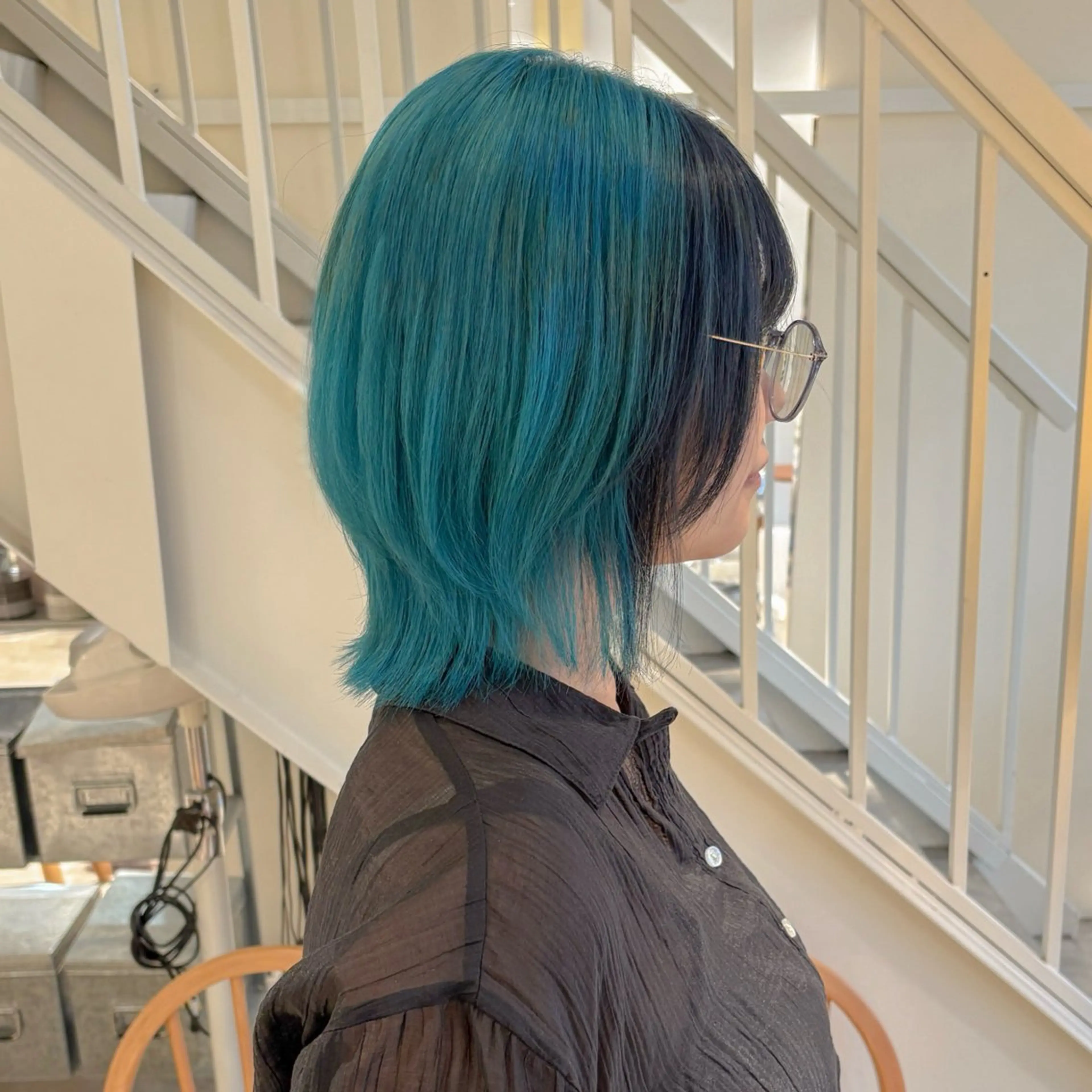 ミディアム カラー ブルーカラー 透明感カラー ミント ネイビーカラー 安西 香利奈のヘアスタイル