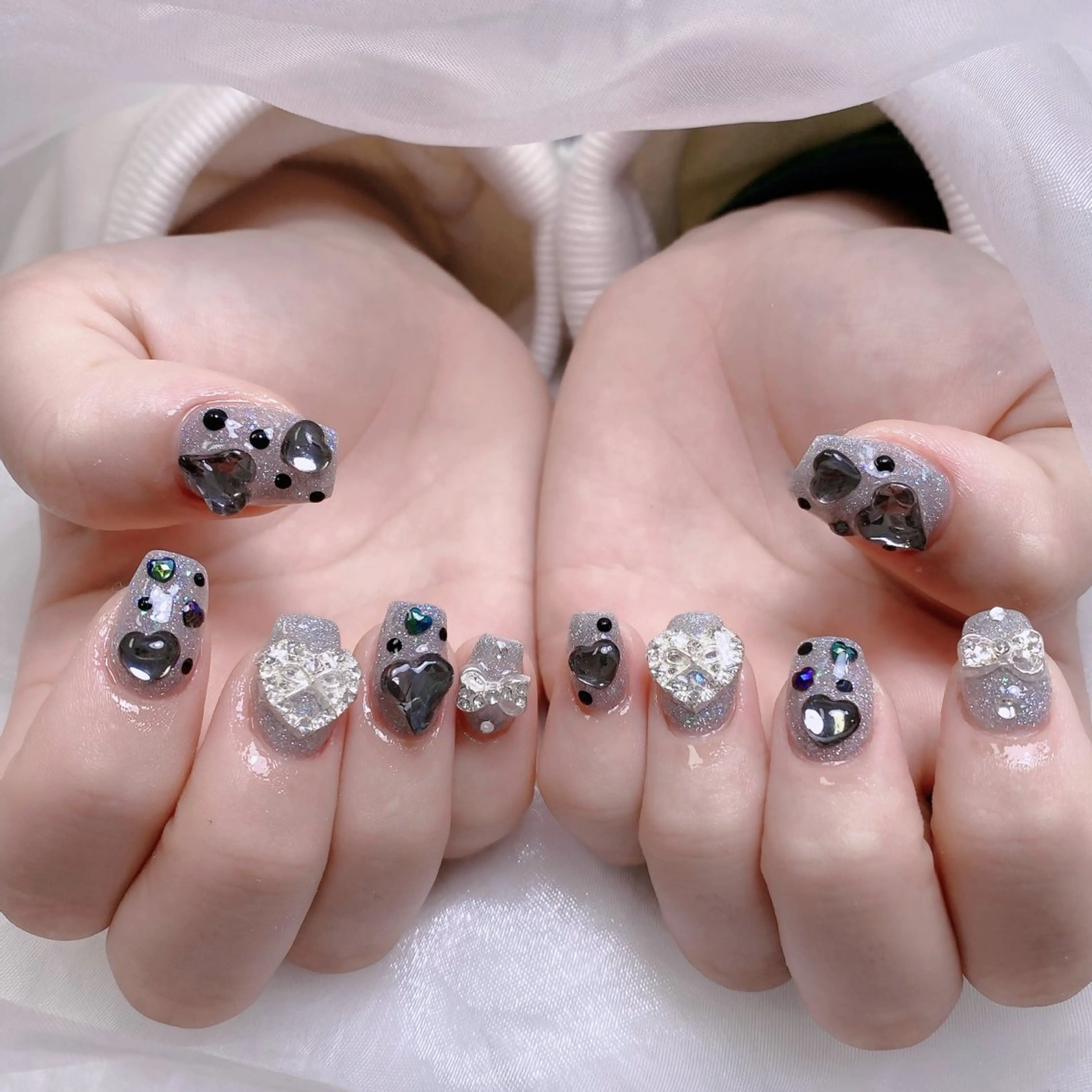 ネイル 成人式 ロングネイル マグネットネイル 大理石ネイル(マーブル) リボン ハンドネイル MoMoA Nail ネイル長さ出し専門店のネイルデザイン