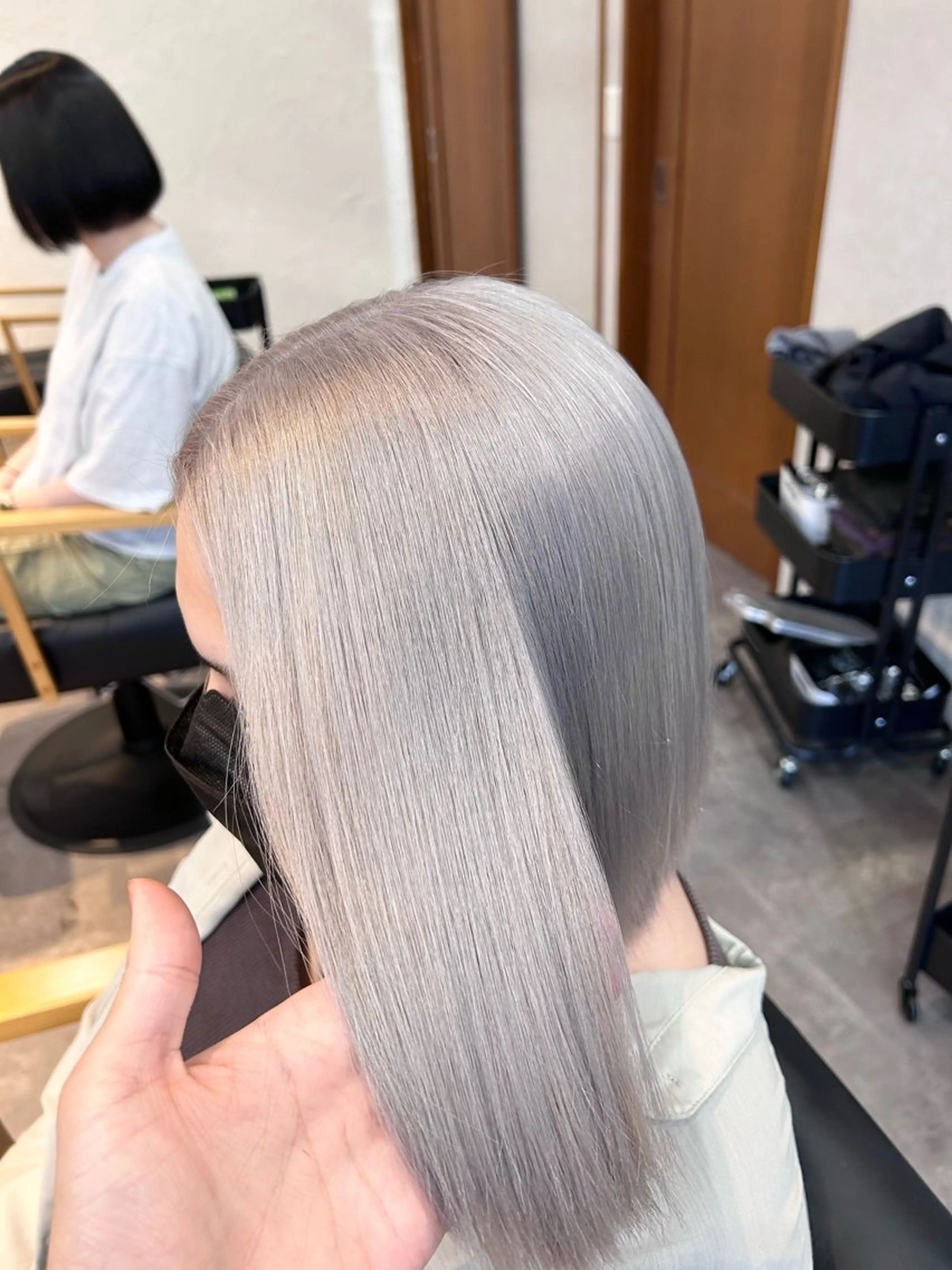 ショート カラー 井手 孔介のヘアスタイル