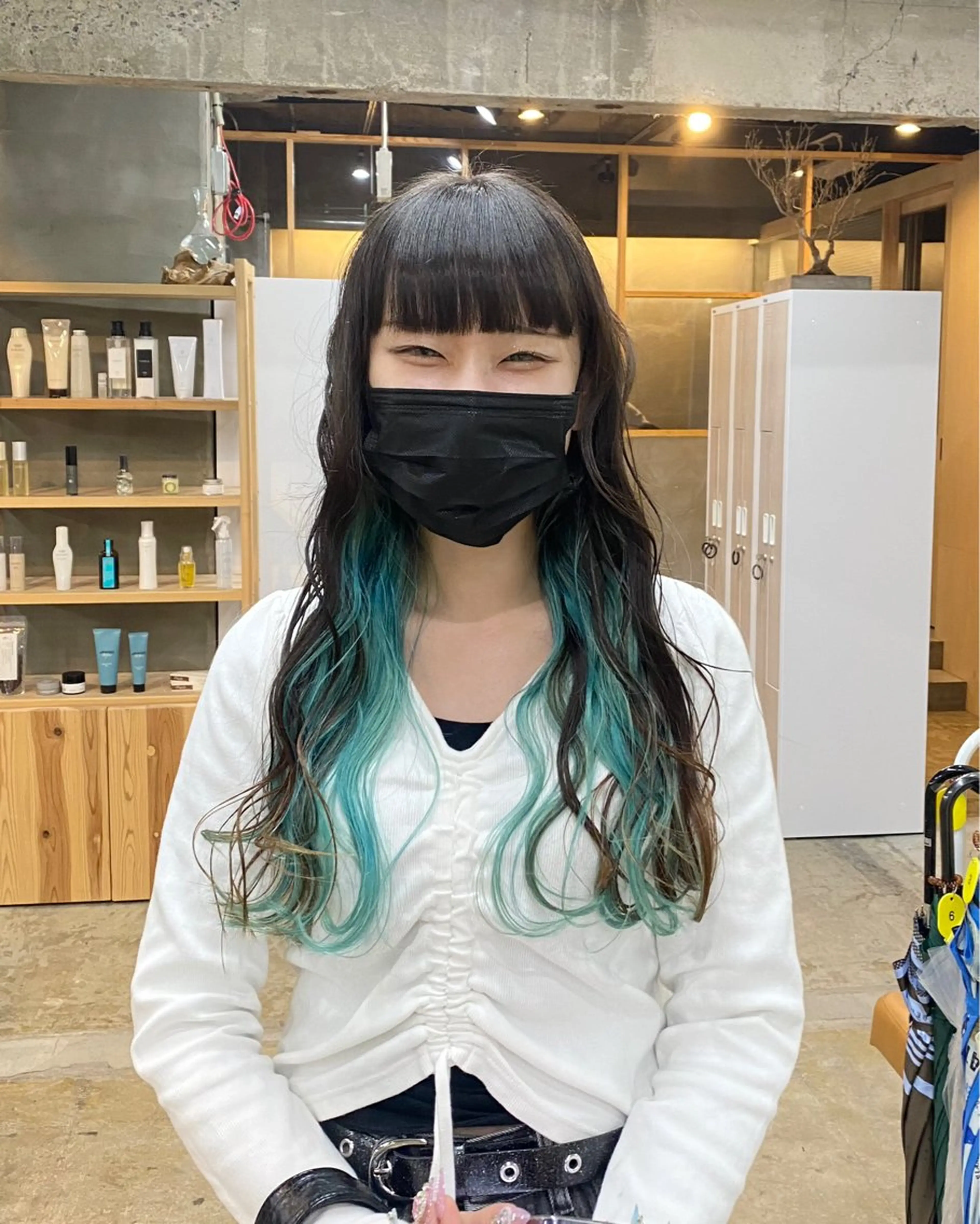 ロング 茜璃/ブリーチカラー /レイヤーカットのヘアスタイル