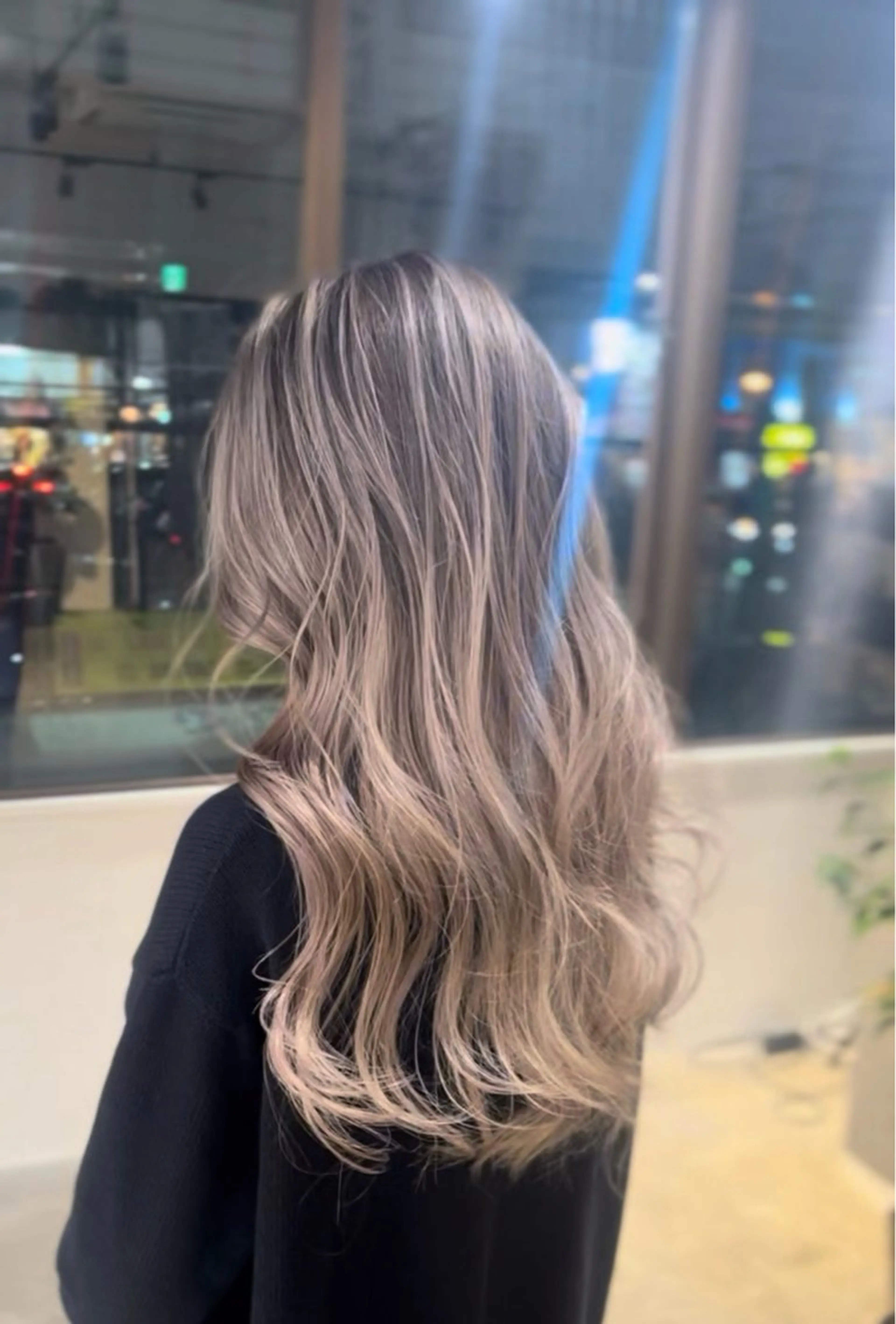 ロング カラー バレイヤージュ レイヤーカット Merly Misa /バレイヤージュのヘアスタイル