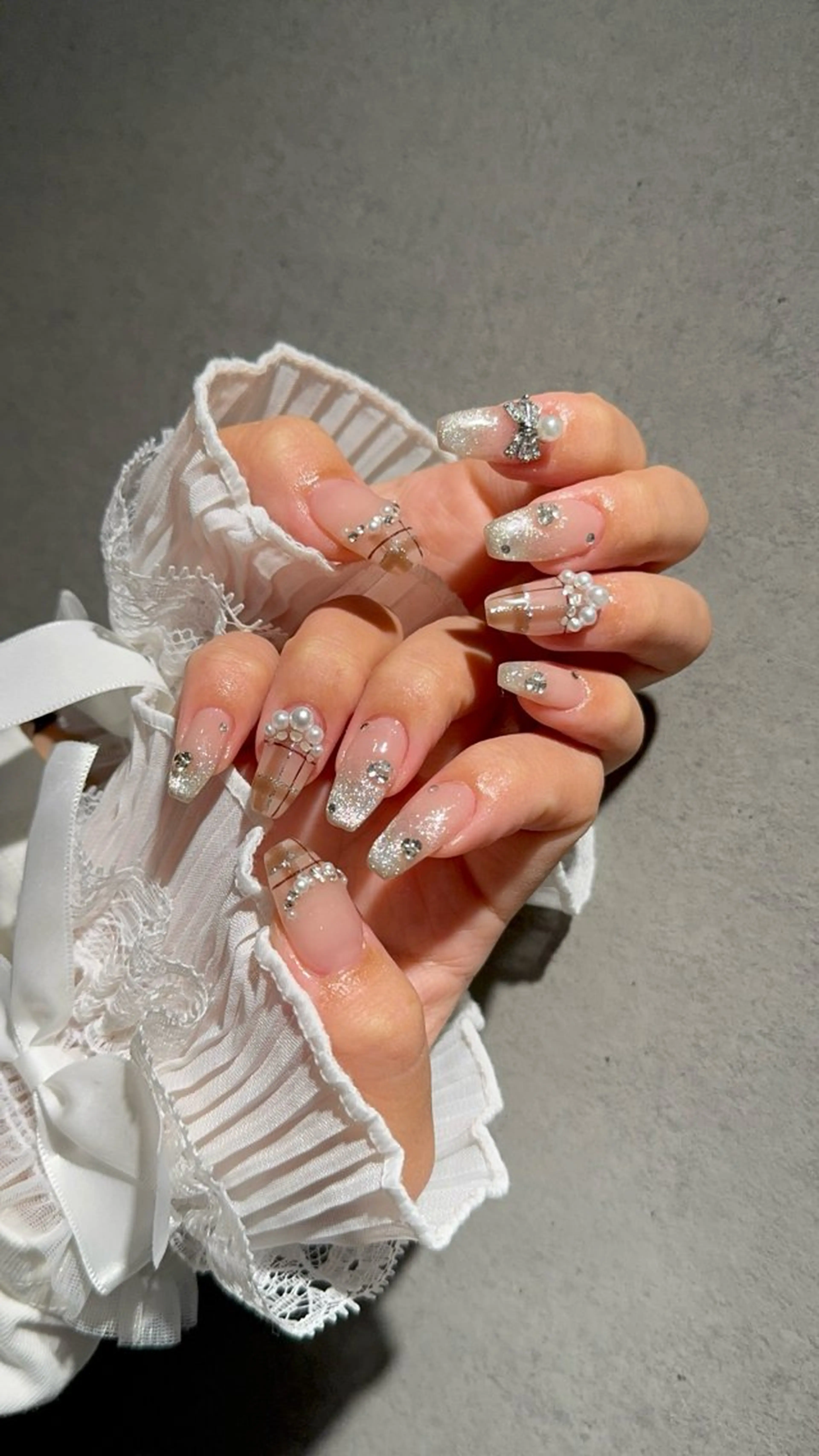 ネイル ハンドネイル I-nailロング /ワンホン/キラキラのネイルデザイン