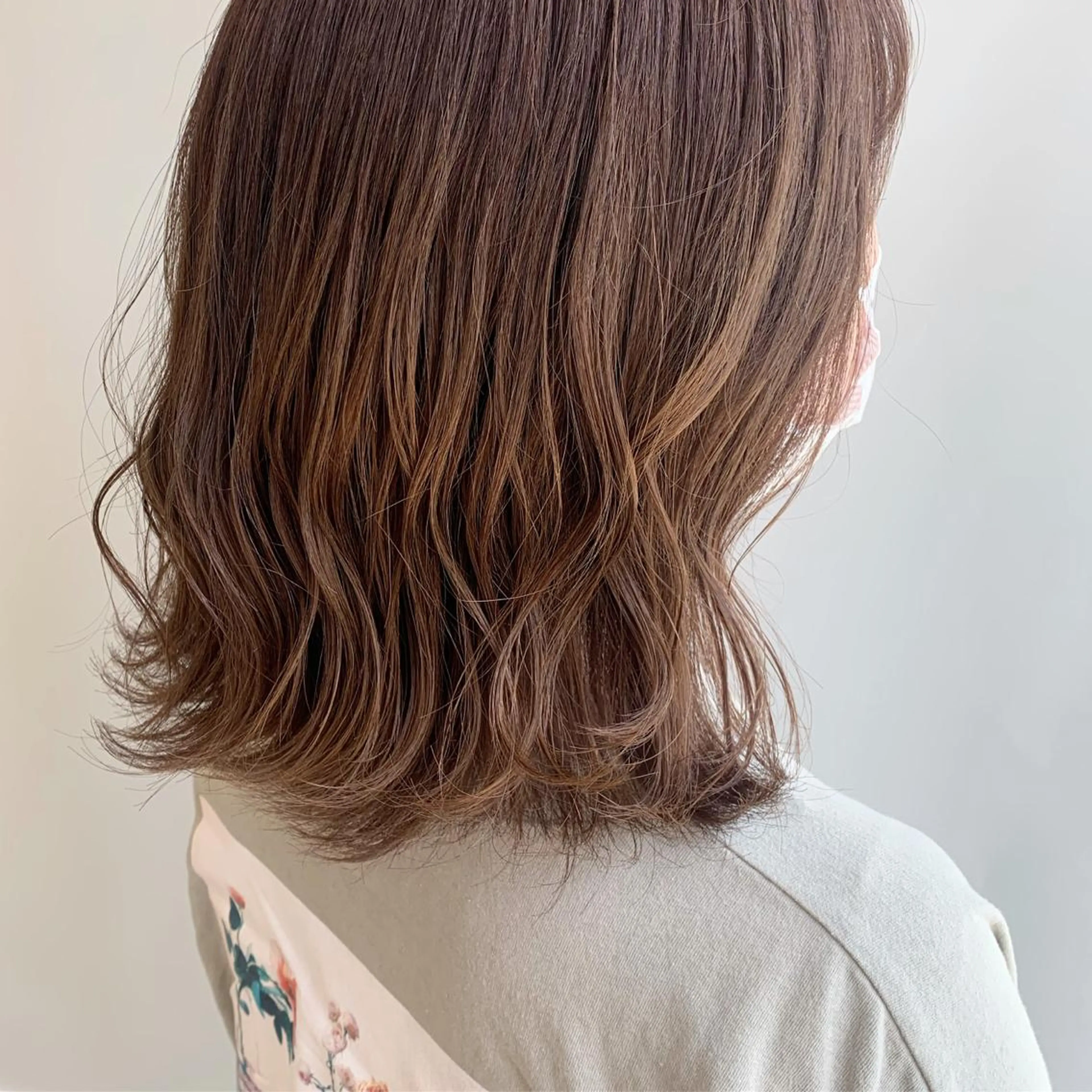 カラー 山口 莉奈のヘアスタイル