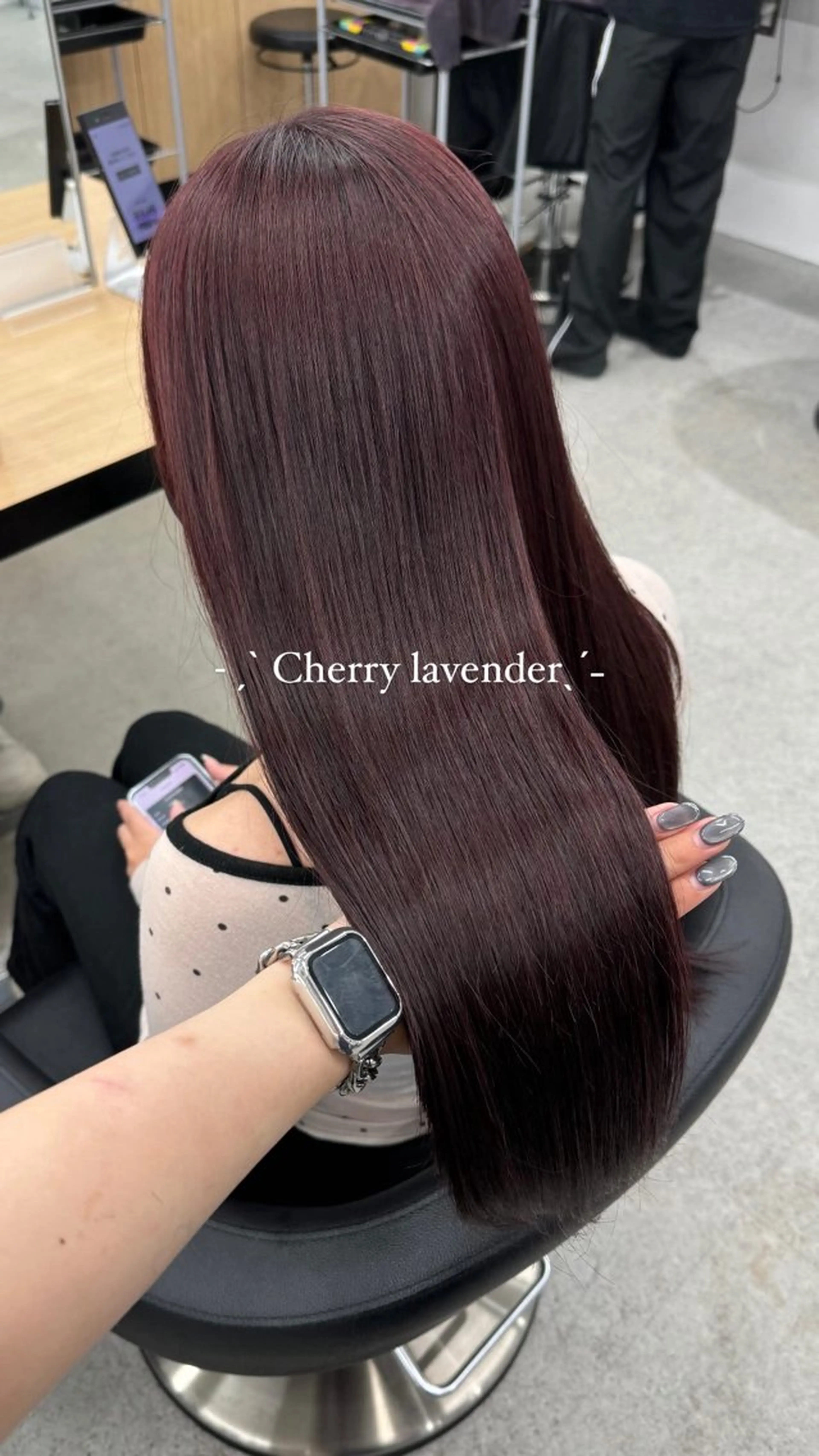 ロング カラー 暗髪🩶ラベンダー/ ブルー/ユウナ🤍のヘアスタイル