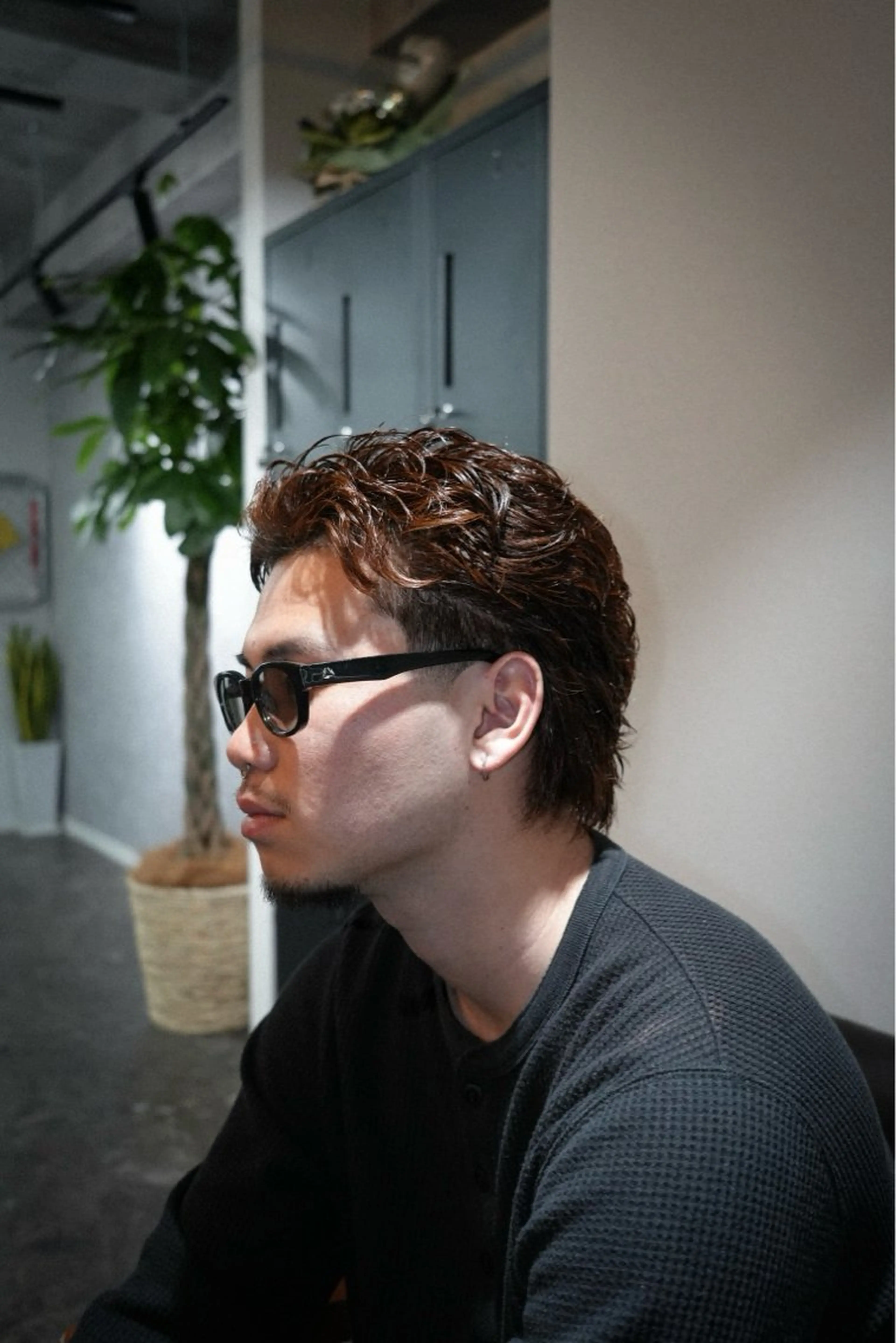 メンズ メンズブリーチ メンズパーマ 刈り上げ 小泉 慶英のヘアスタイル