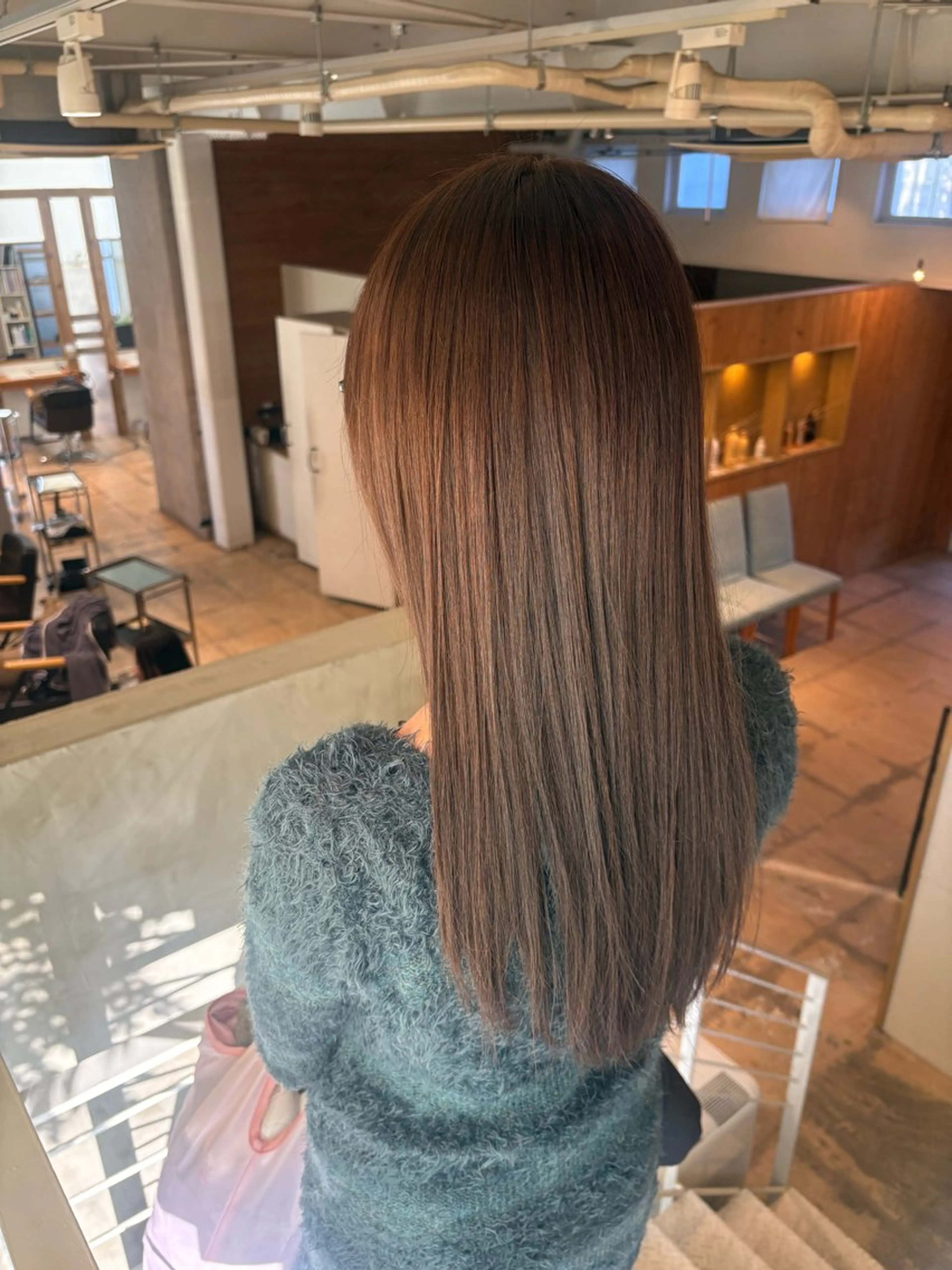 セミロング 山田 芽愛のヘアスタイル