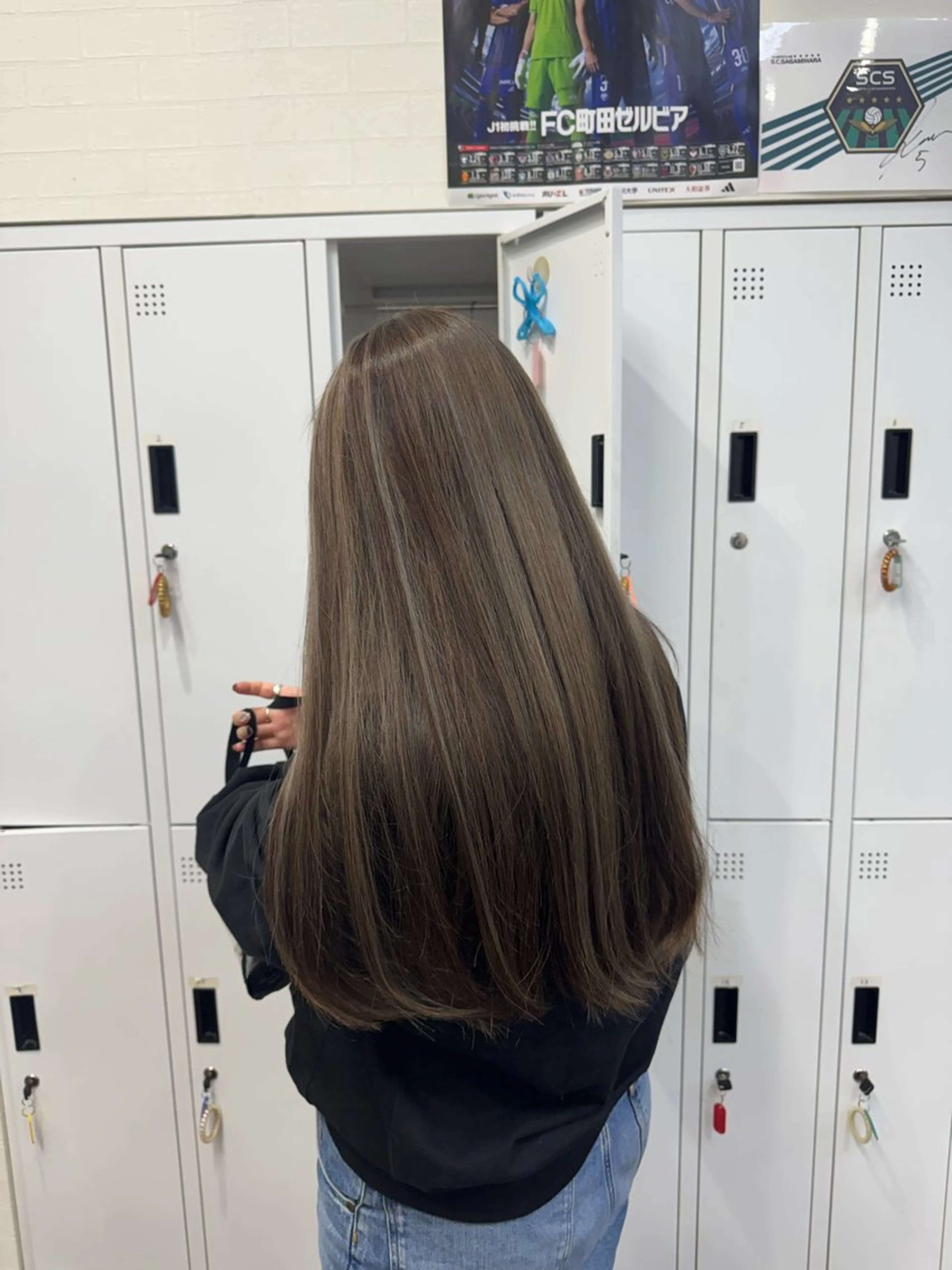 ロング 横浜🦋ハイトーン 🫐シャドウルーツのヘアスタイル