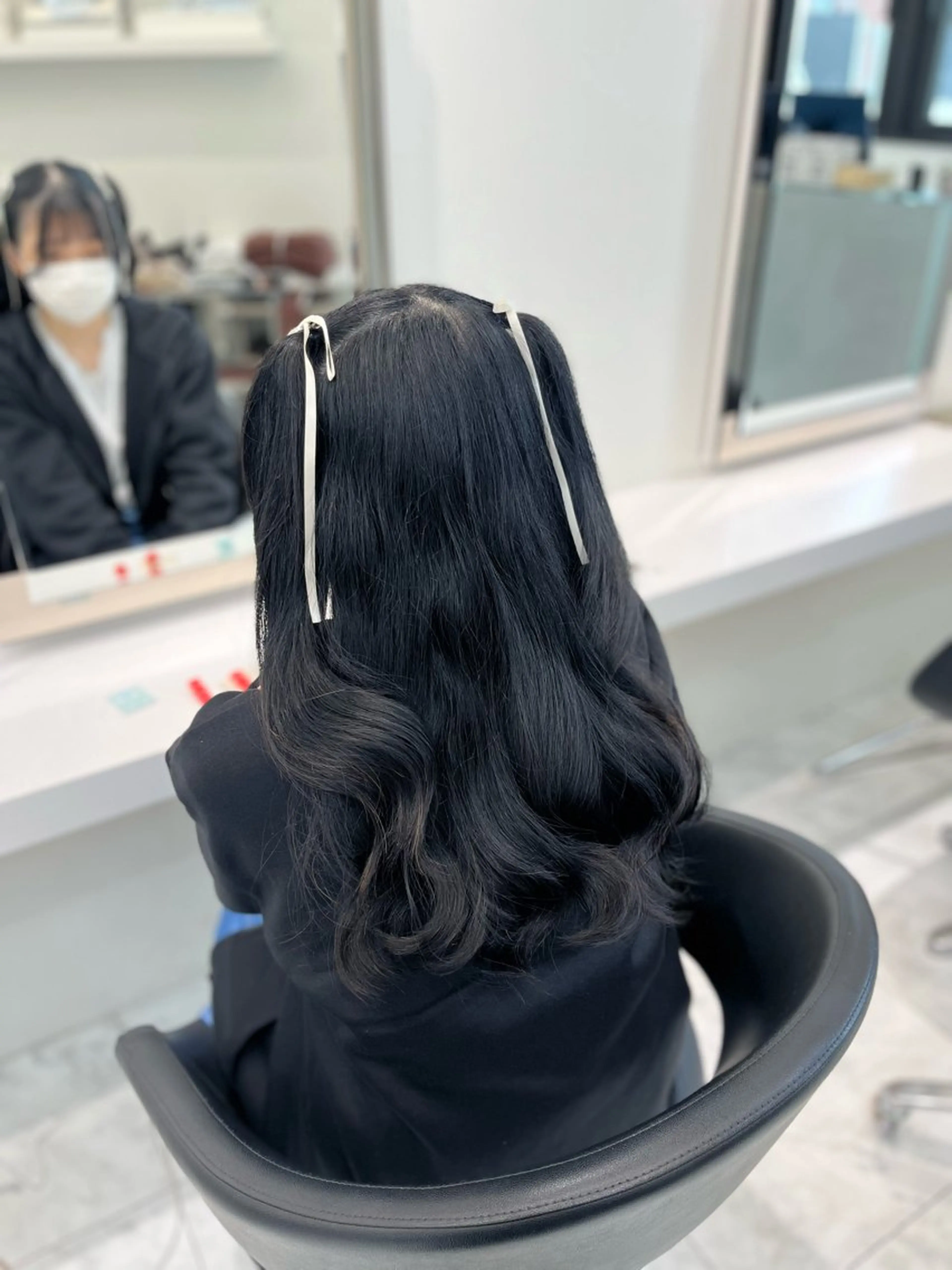 ロング ヘアアレンジ ヘアセット ハイトーンカラー💞 くるみ🎀のヘアスタイル