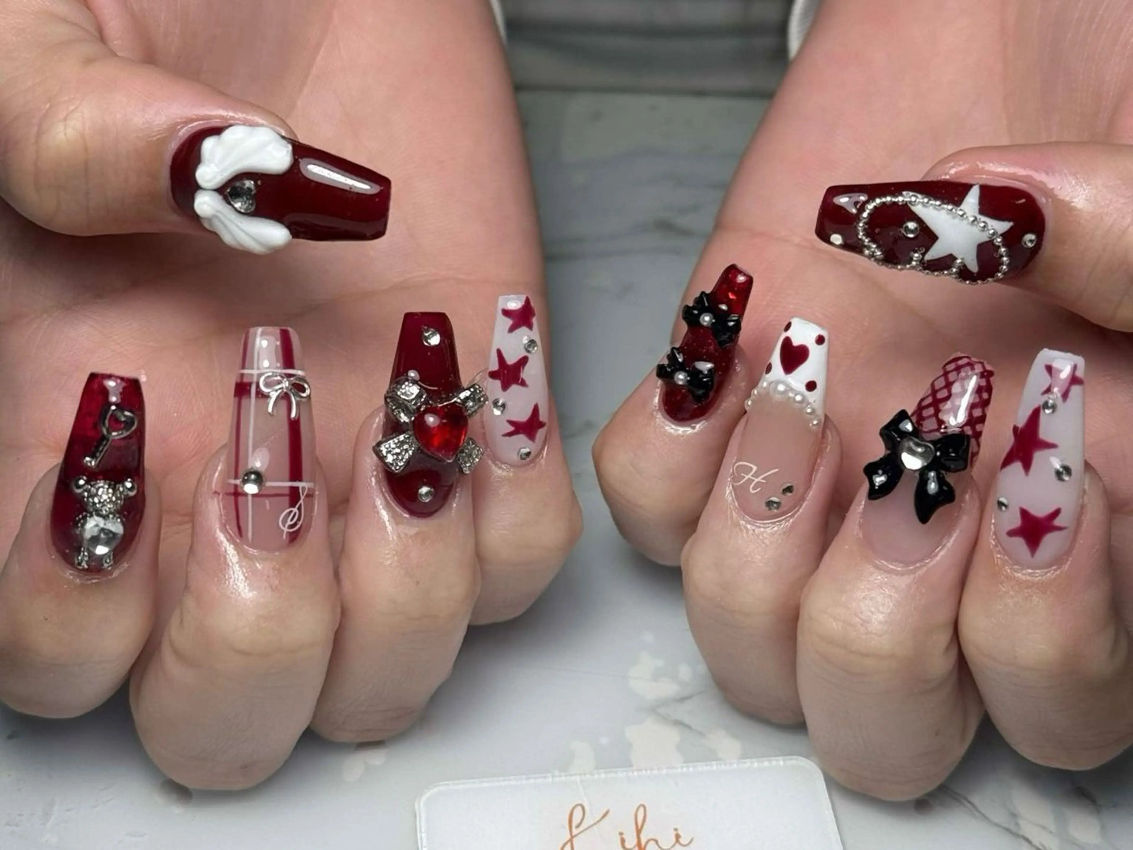 ネイル アートネイル フレンチネイル ジェルネイル グラデーション 韓国ネイル ハンドネイル 💕鈴木ユリ パラジェル/オフ無料のネイルデザイン