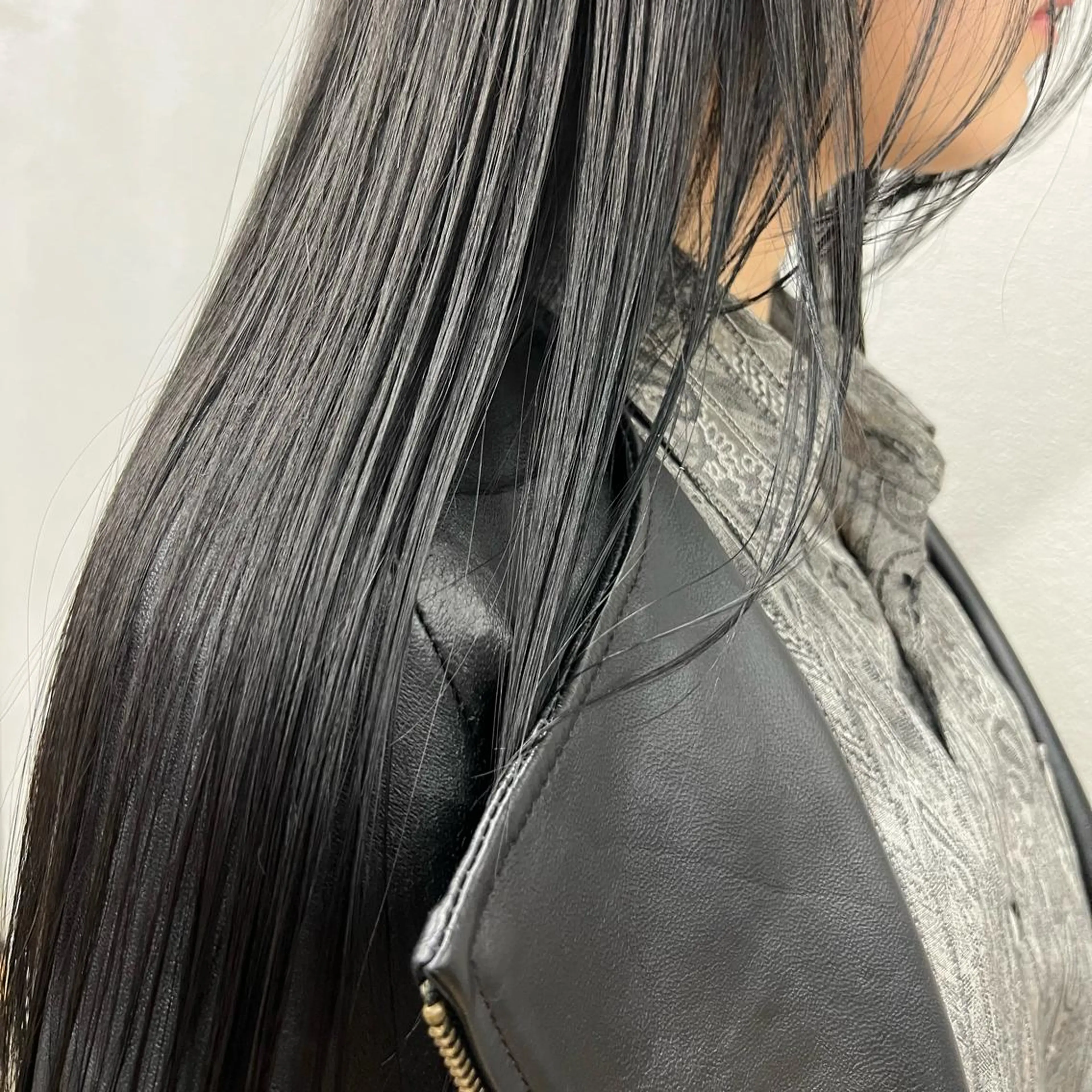 ロング カラー 黒髪 ブルーカラー ブルーブラック 透明感カラー カット ヘアカラー トリートメント 🌱小顔魅せショート 髪質改善カラー/泉綺のヘアスタイル