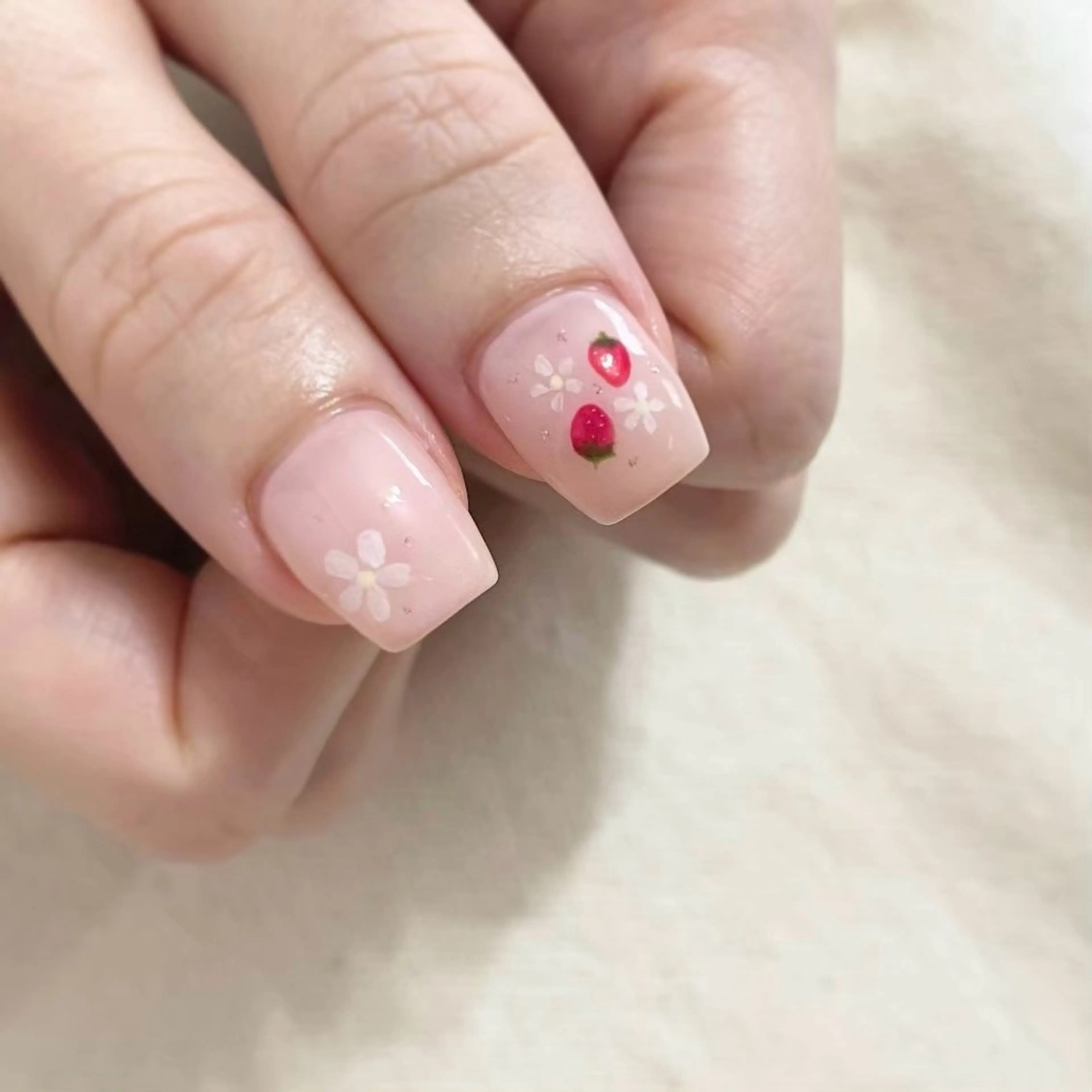ネイル フラワーネイル ガーリー ピンク ショートネイル 春ネイル ハンドネイル usagi nailのネイルデザイン