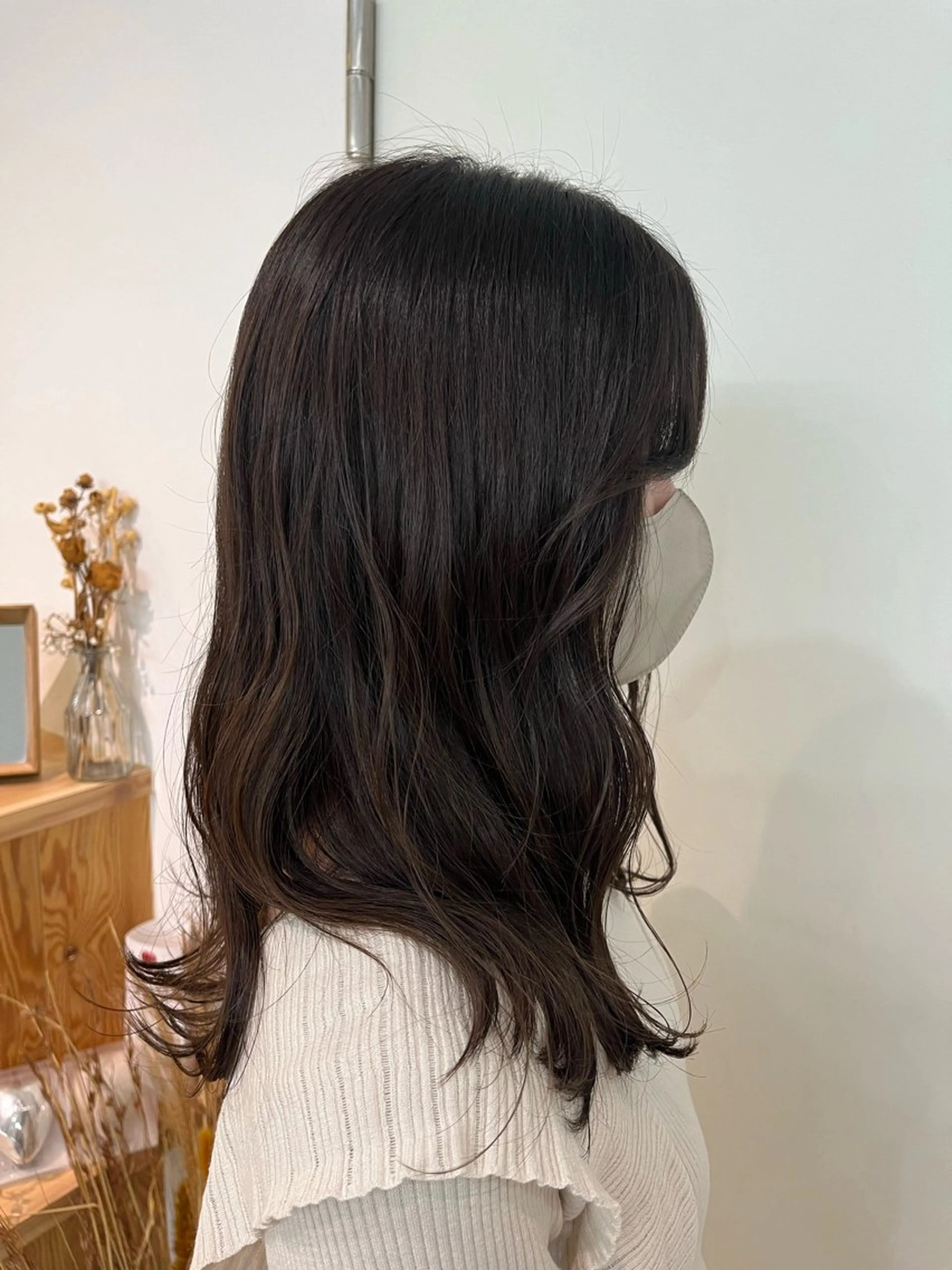 セミロング 室谷 ゆりあのヘアスタイル