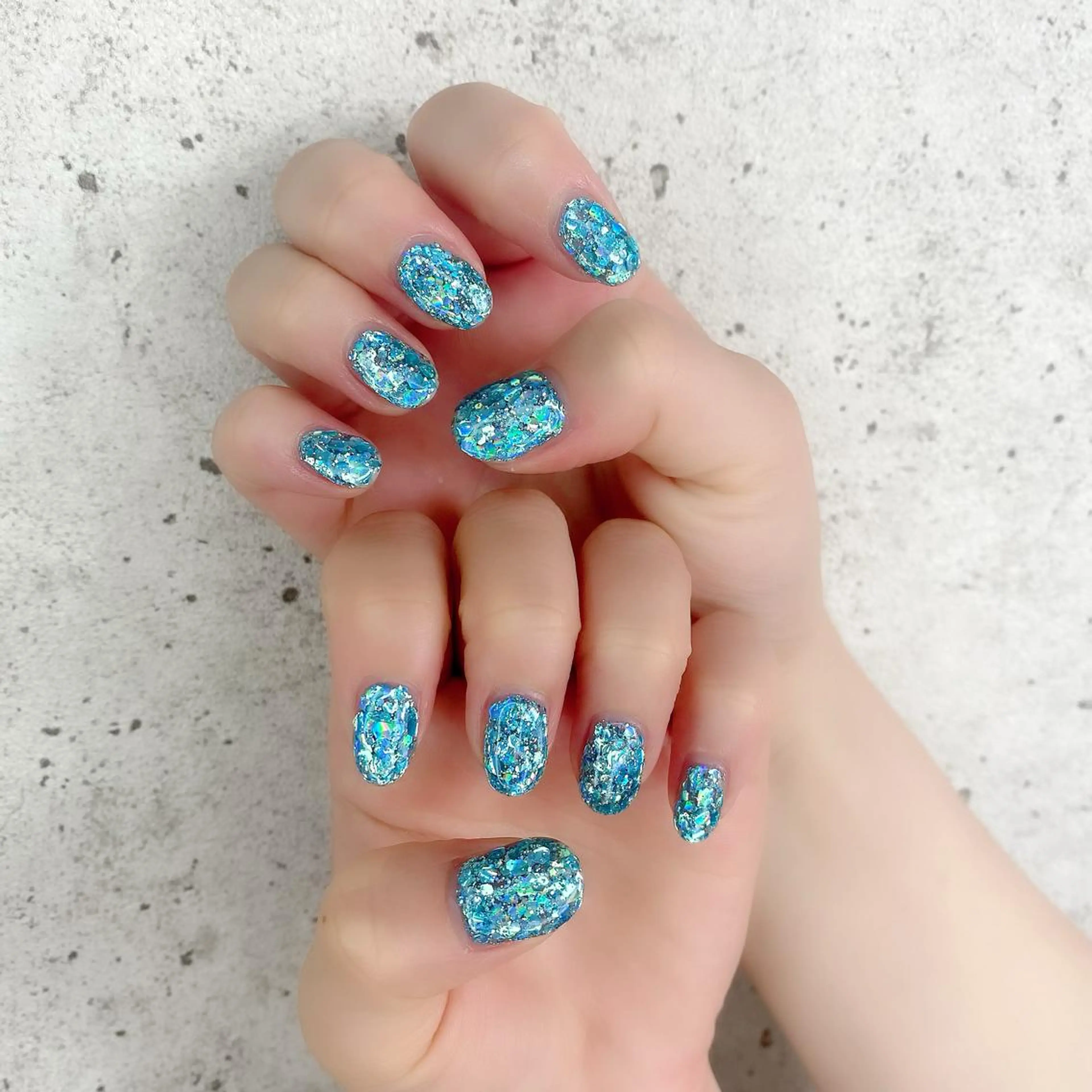 ショート カラー パーマ ヘアアレンジ メンズ キッズ ネイル マツエク・マツパ アイブロウ ブルーカラー 眉カラー ブルー ジェルネイル キラキラネイル Salon Ｋのネイルデザイン