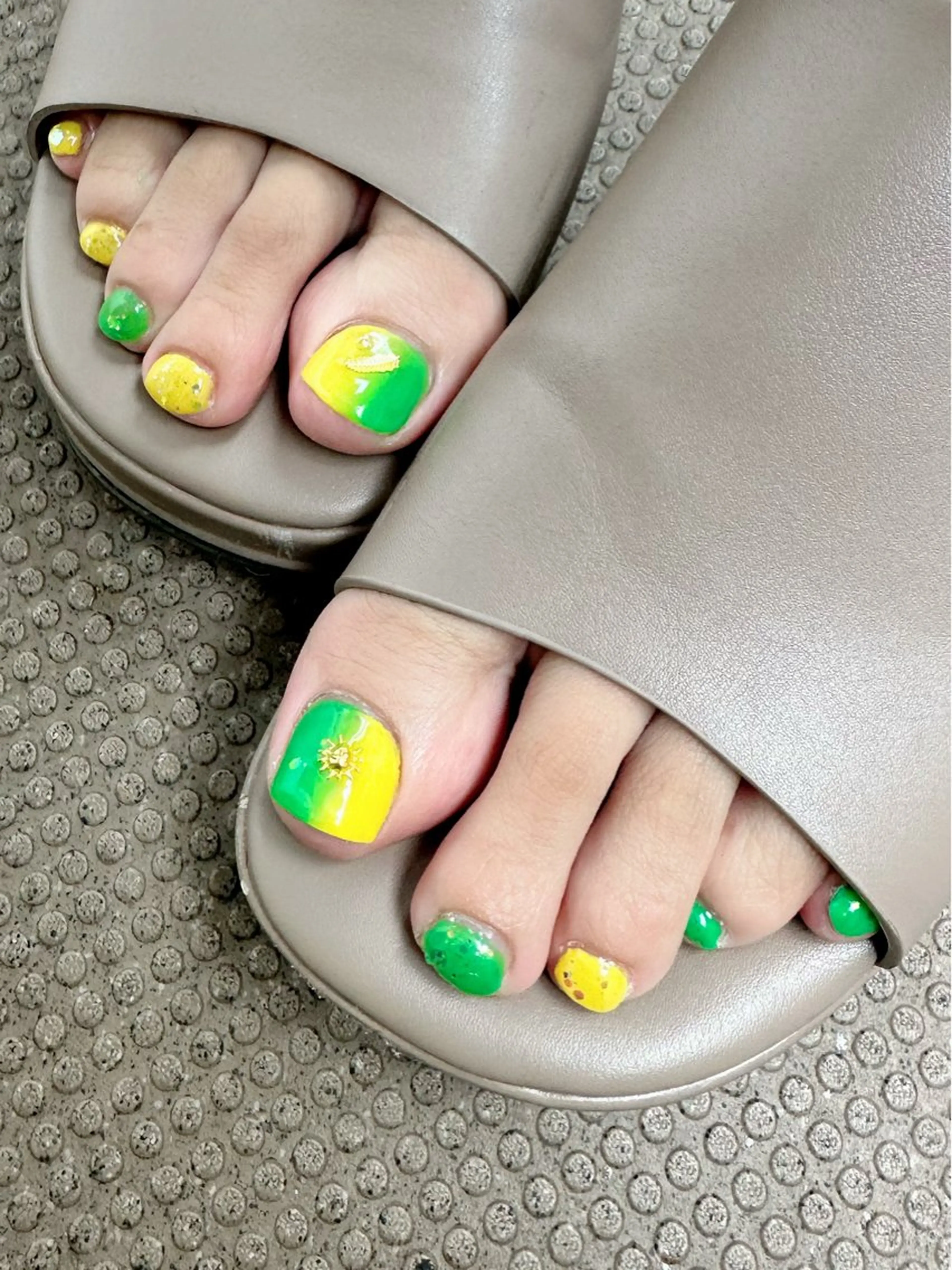 ネイル 新山 聖のネイルデザイン