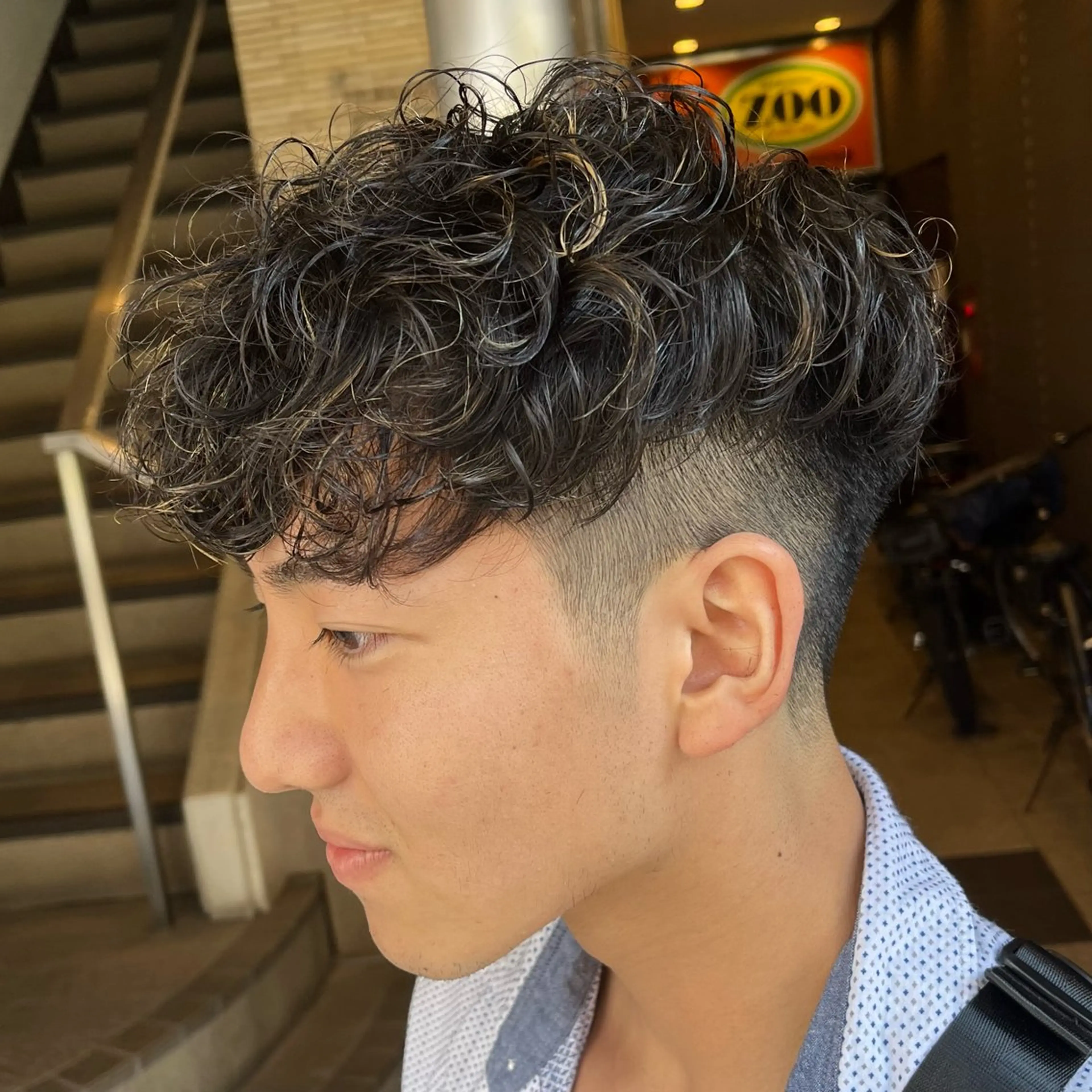 ショート パーマ メンズ メンズパーマ スペインカール ツイストスパイラルパーマ 波巻きパーマ スパイラルパーマ カット パーマ 立川/メンズパーマ 厚進太郎のヘアスタイル