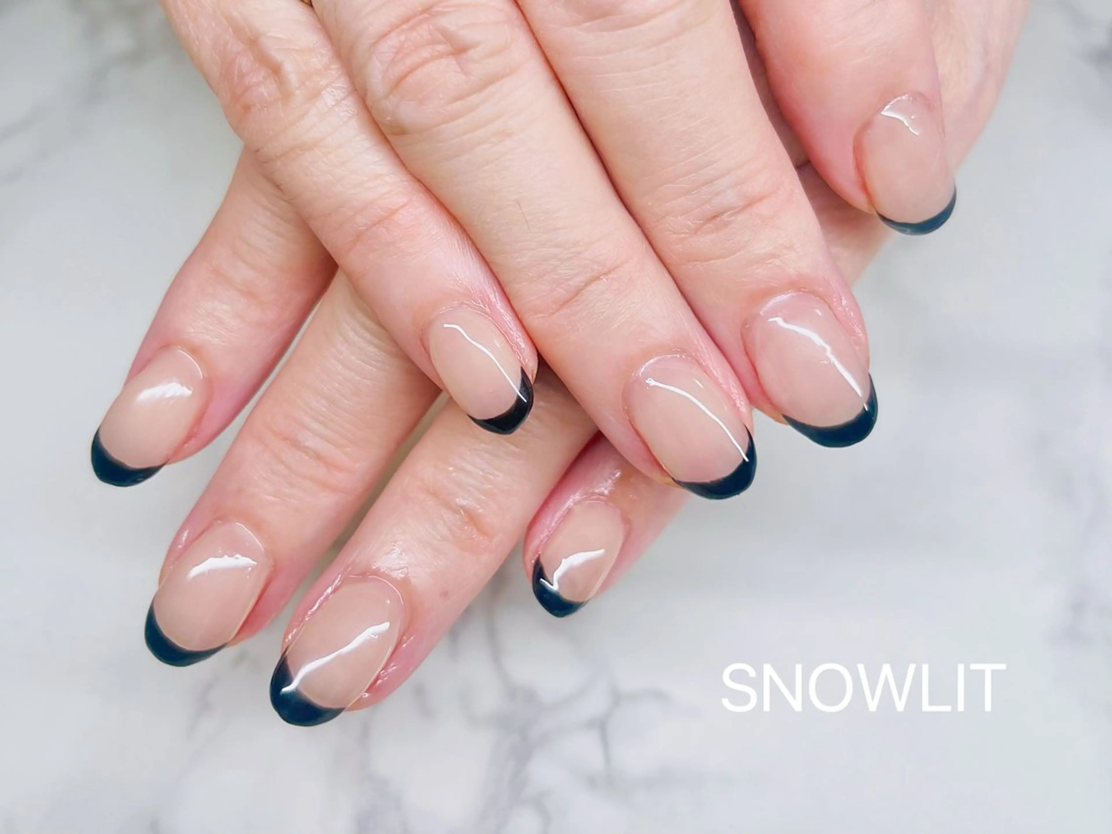 ネイル ハンドネイル ハンドケア SNOW LITのネイルデザイン