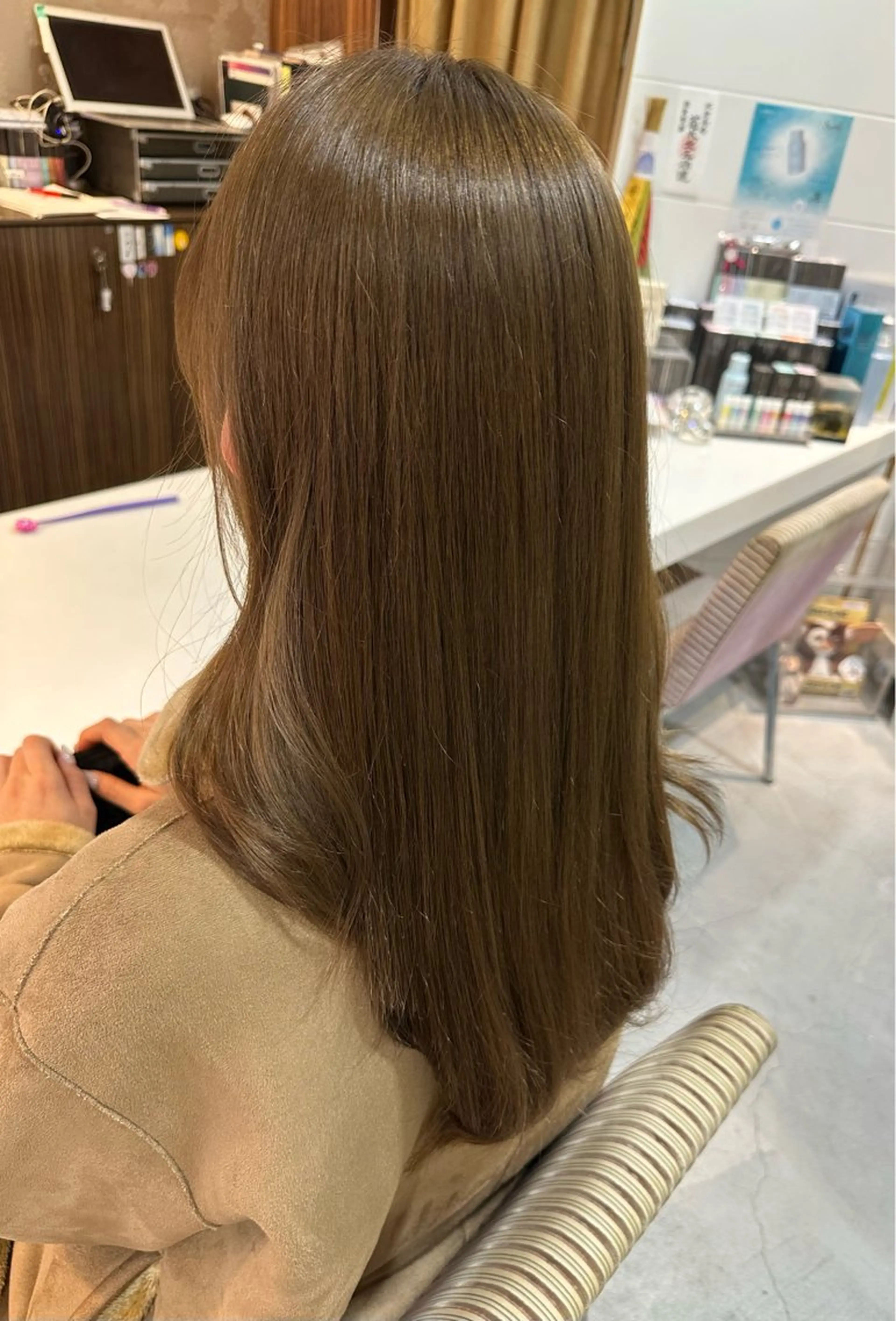 ロング カラー ブリーチ ダブルカラー イヤリングカラー ハイライトカラー インナーカラー アダチ ホノカのヘアスタイル