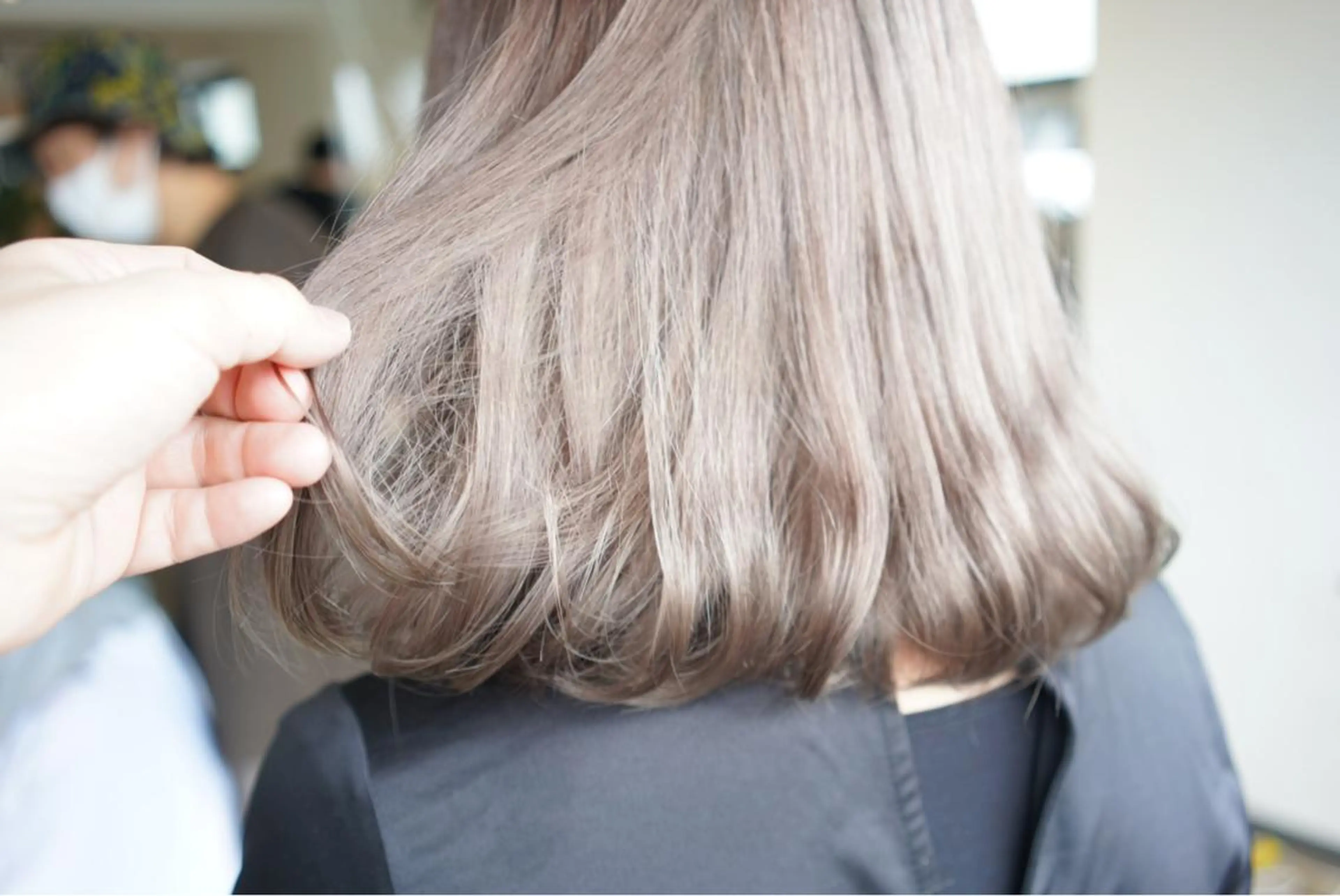 ミディアム カラー ハイトーンカラー ヘアカラー トリートメント ハイトーン/レイヤー /ケアブリーチ石川治のヘアスタイル