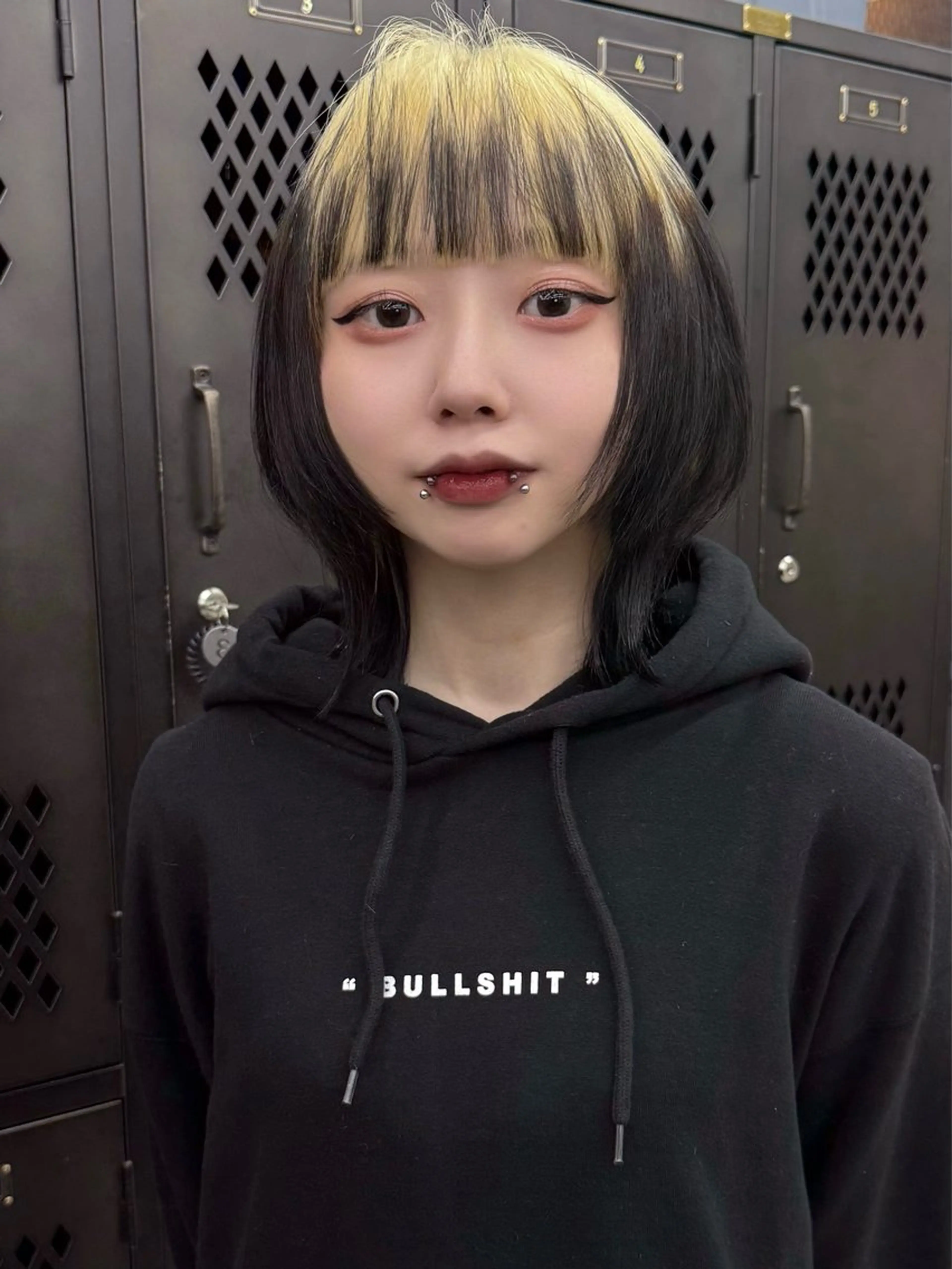 セミロング カラー ヘアカラー レイヤー/ハイトーン 🧬ituku🧬のヘアスタイル